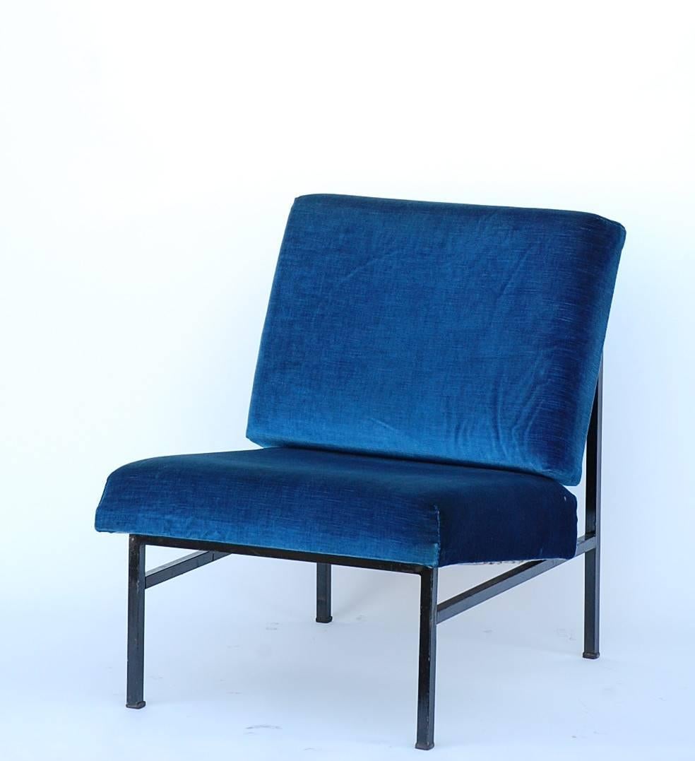 Pair of 'Déclive' Velvet and Blackened Steel Slipper Chairs by Design Frères For Sale 1