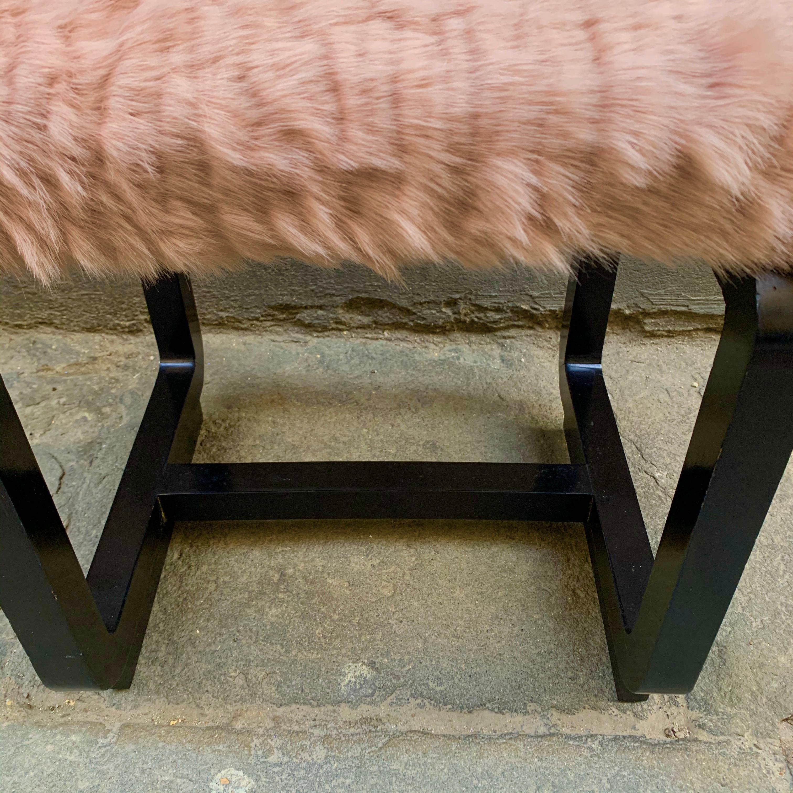 Pair of Deco Benches in Black Lacquered Wood and Pale Pink Eco Fur Seats, 1930 3