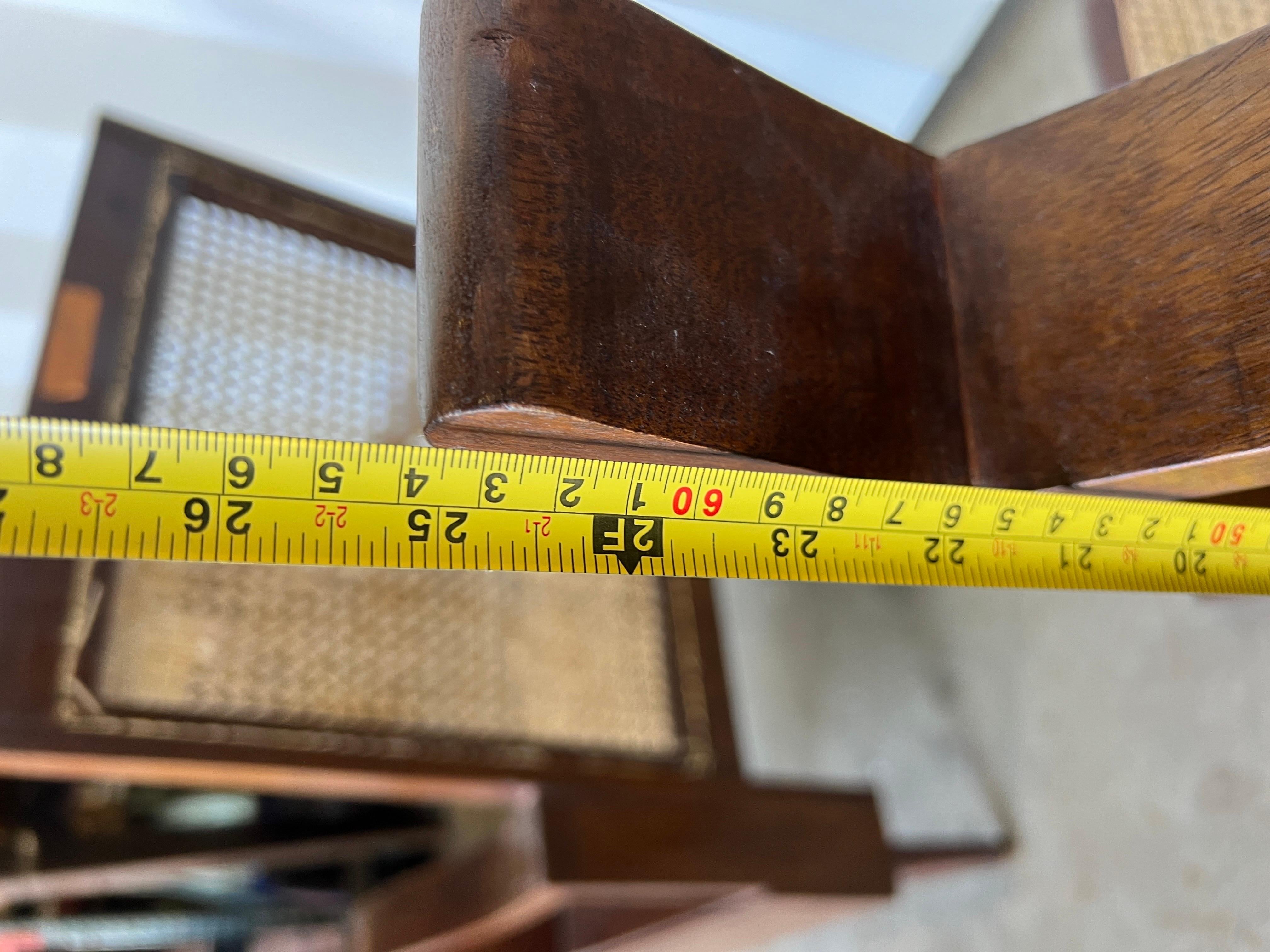 Paire de fauteuils club en teck British Colonial d'époque déco en vente 6