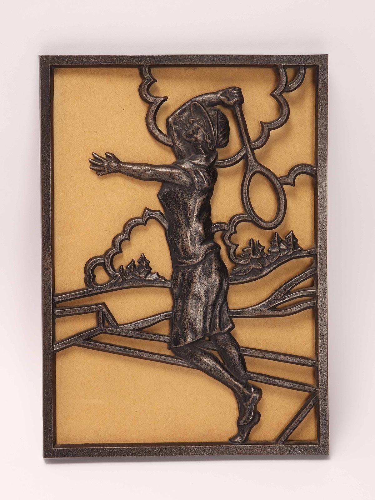Pair of Decò plaques depicting tennis players, Austria 1930.  In Good Condition For Sale In Milan, IT