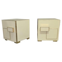 paire de tables de chevet de style déco en verre et laiton justfurnituress