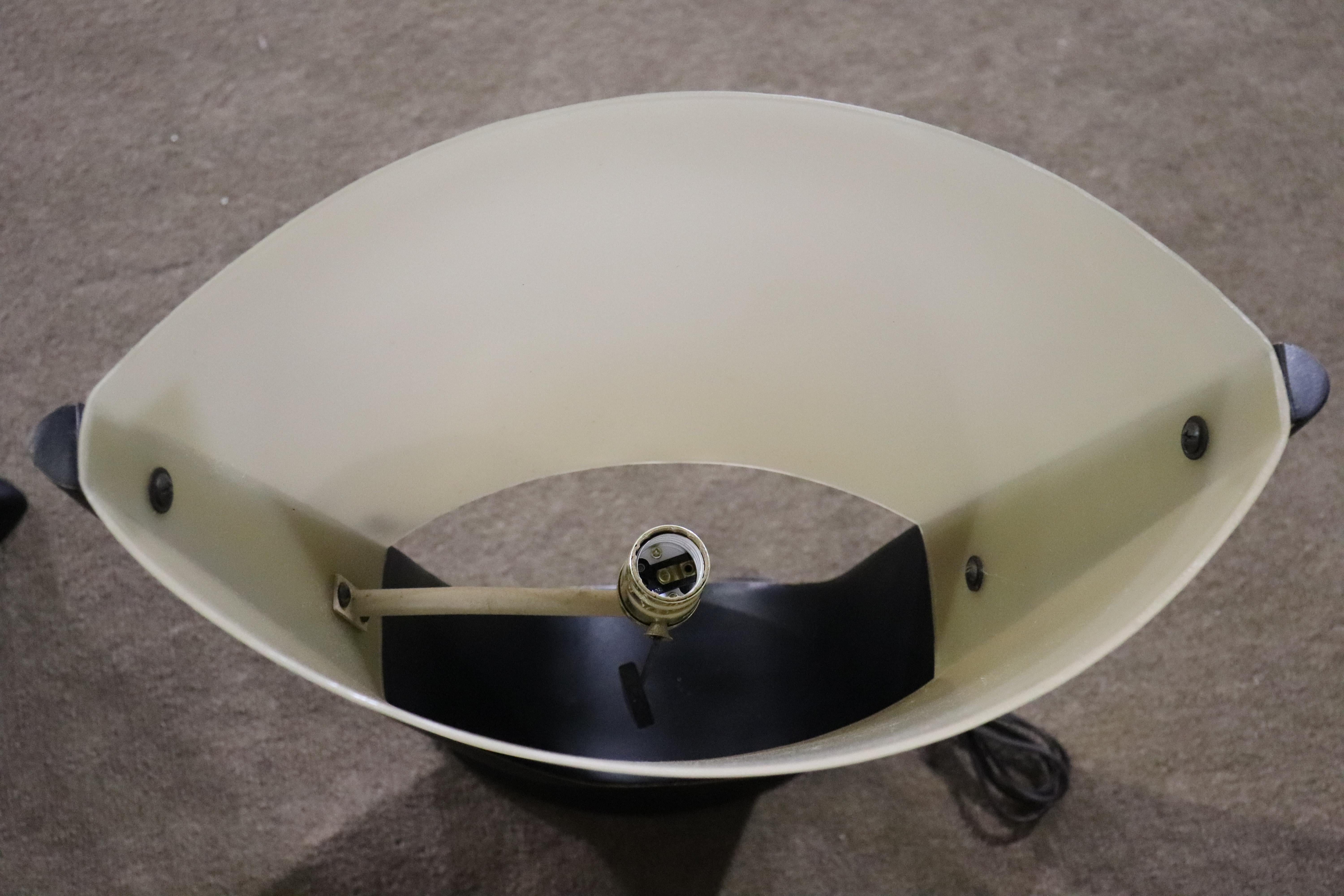 Paire de lampes de style déco en vente 1