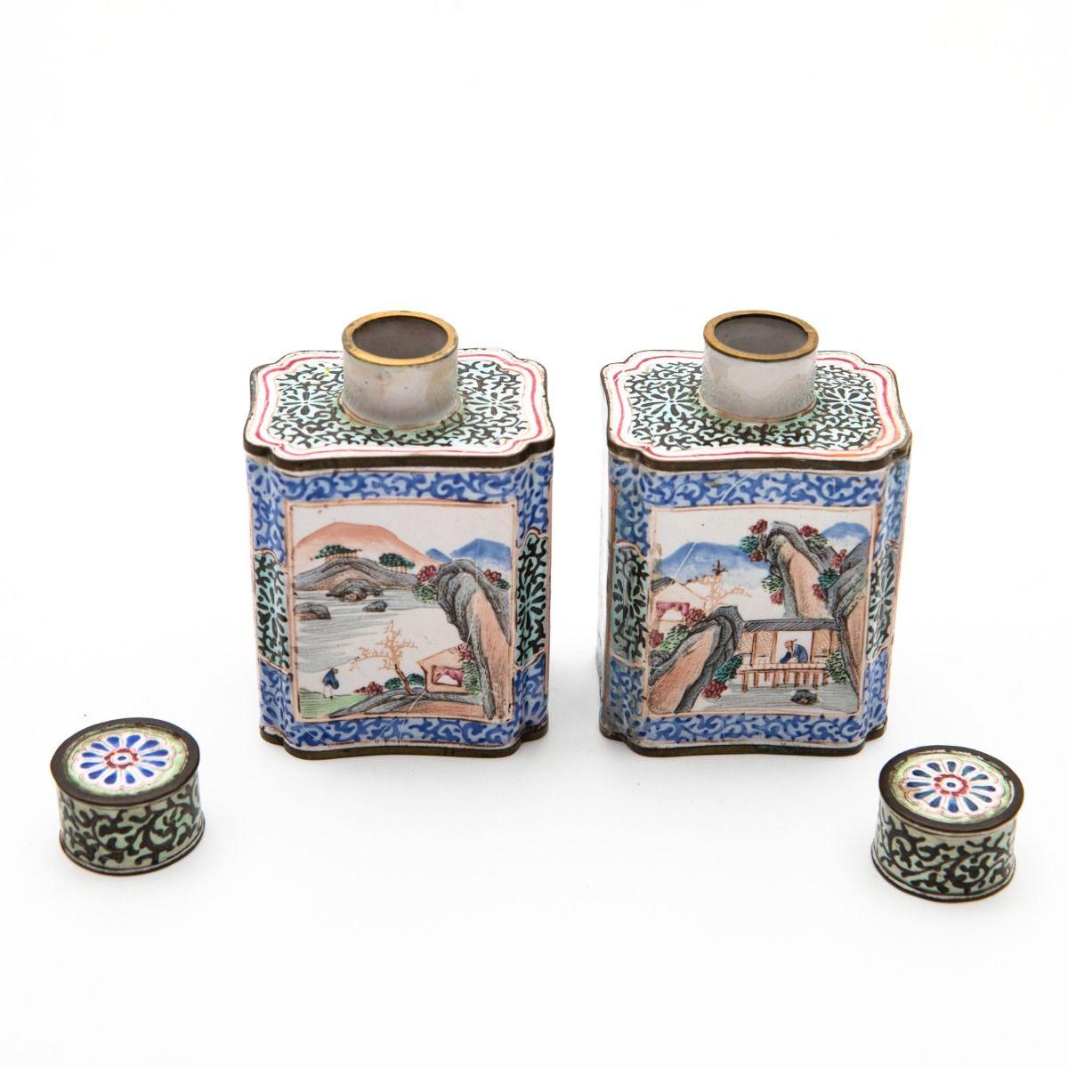 Pair of decorative 18th Century Hand-Painted Canton Enamel Tea Caddies For Sale 2