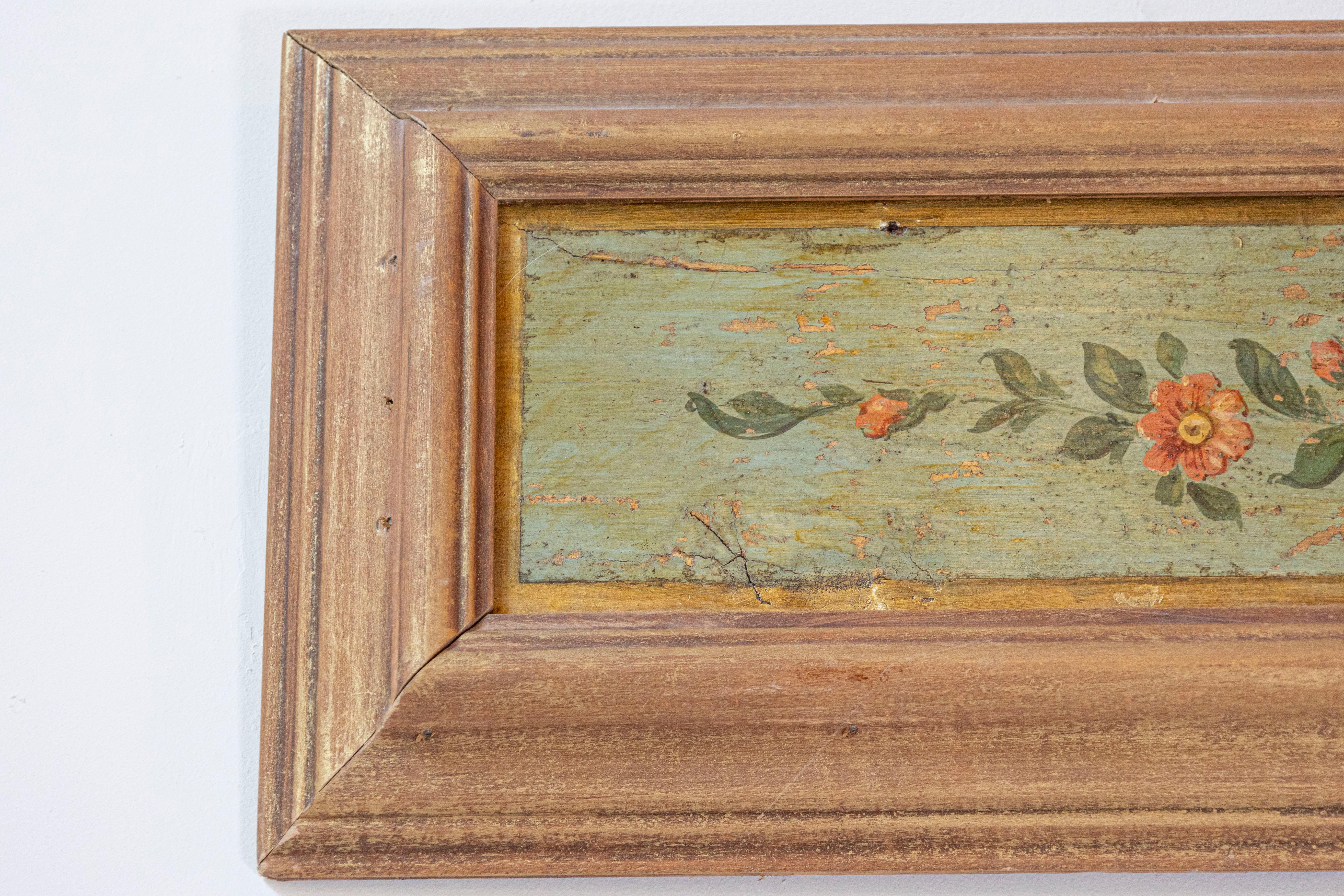 Pareja de paneles decorativos pintados con motivos florales del siglo XIX con marcos nuevos envejecidos en Bueno estado para la venta en Atlanta, GA