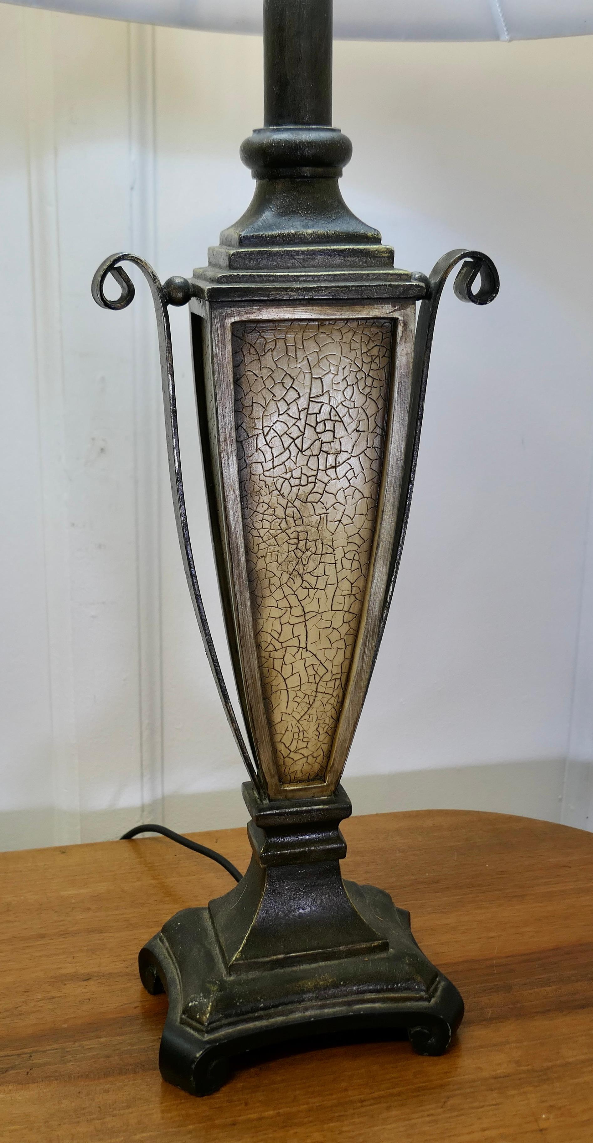 Coppia di lampade da tavolo in stile Art Decor   Un'emozionante coppia di lampade in vendita 3