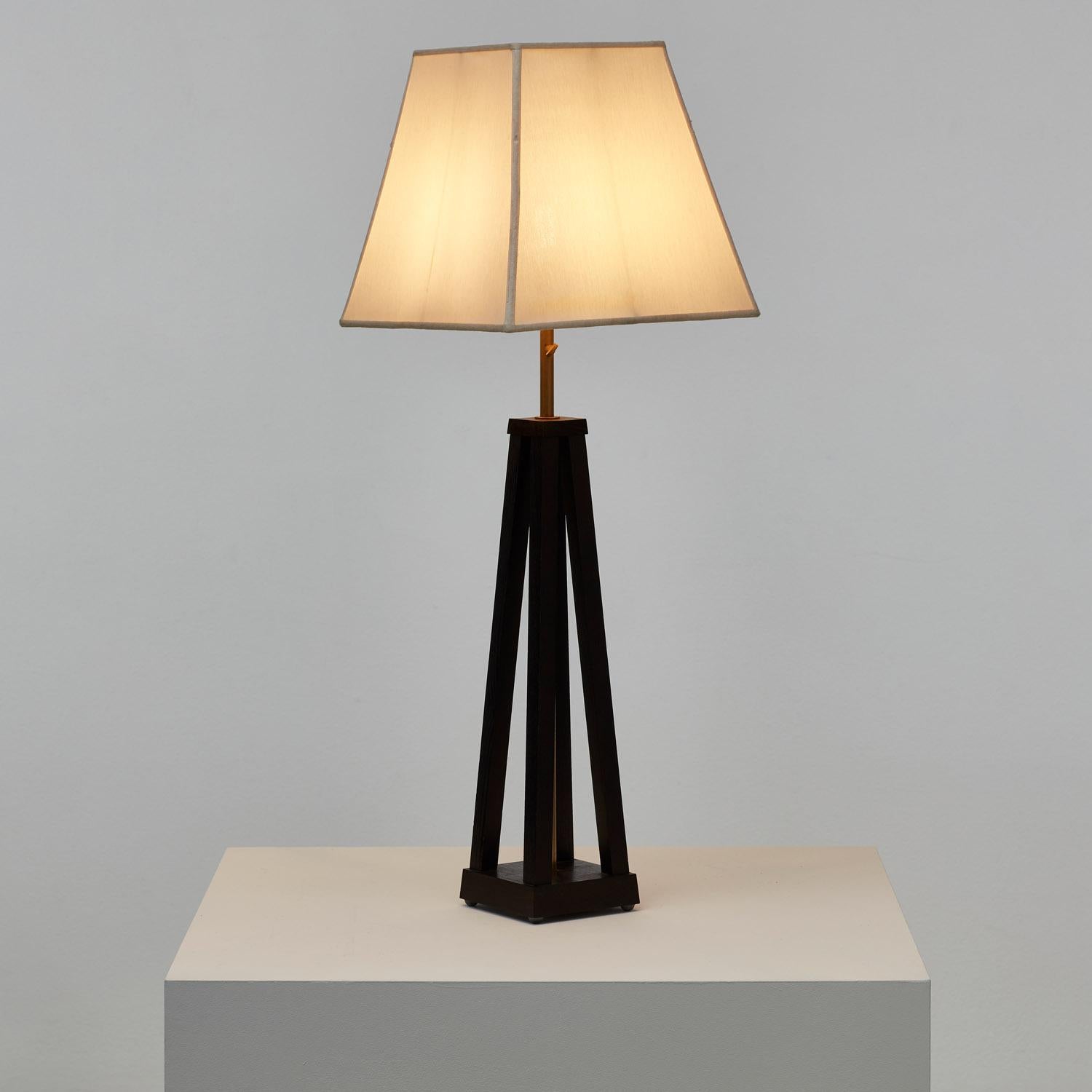 Italian Pair of decorative blackened wood and brass table lamps - Italy, 1980s
