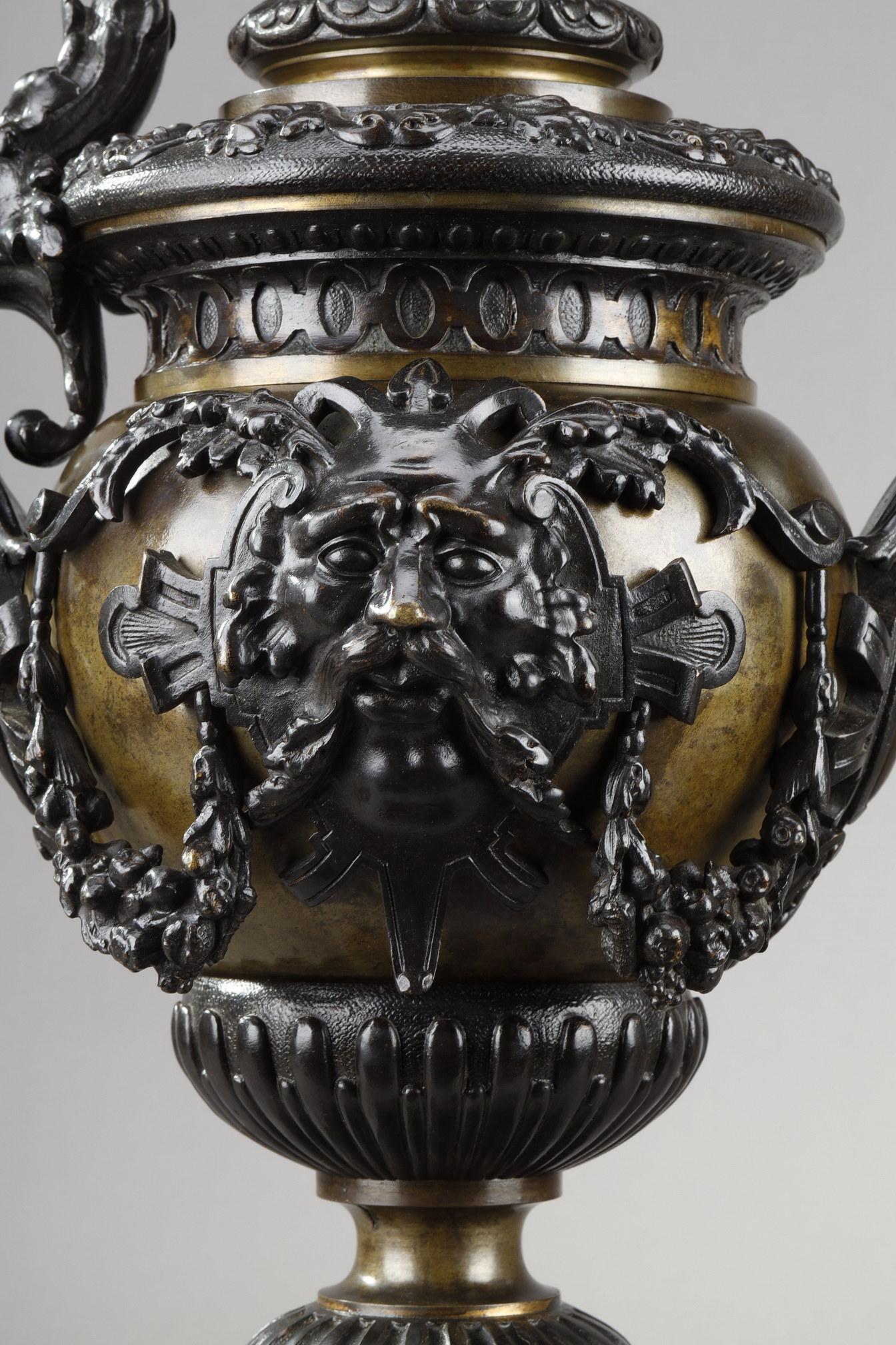 Dekorative Bronze-Würfel im Renaissance-Stil, Paar im Angebot 13