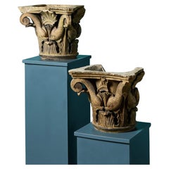 Paire de chapiteaux de l'ordre composite en terre cuite décorative