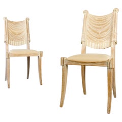 Pareja de sillas decorativas