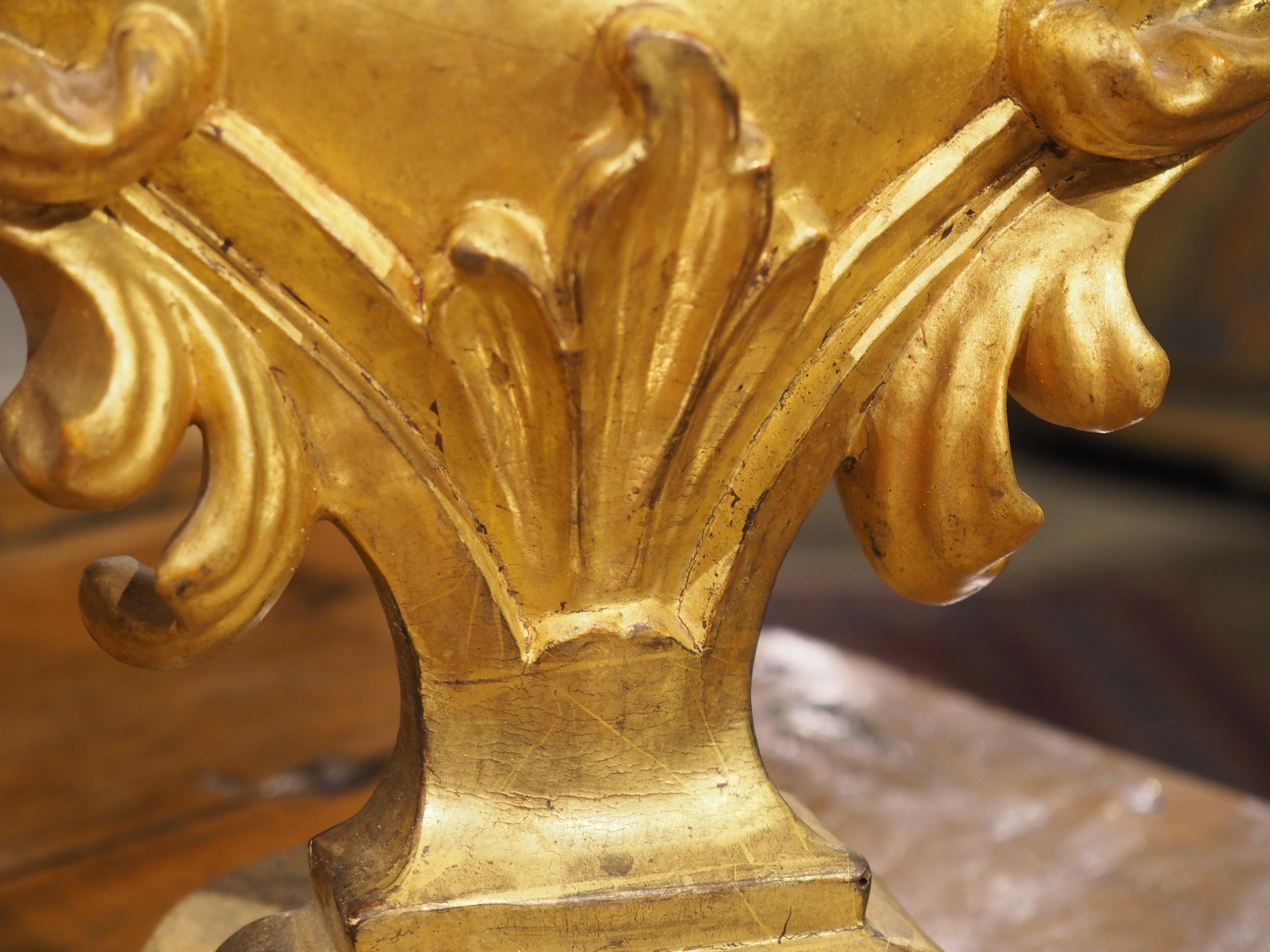 Coppia di terminali decorativi in legno dorato italiano del 1750 circa in vendita 12