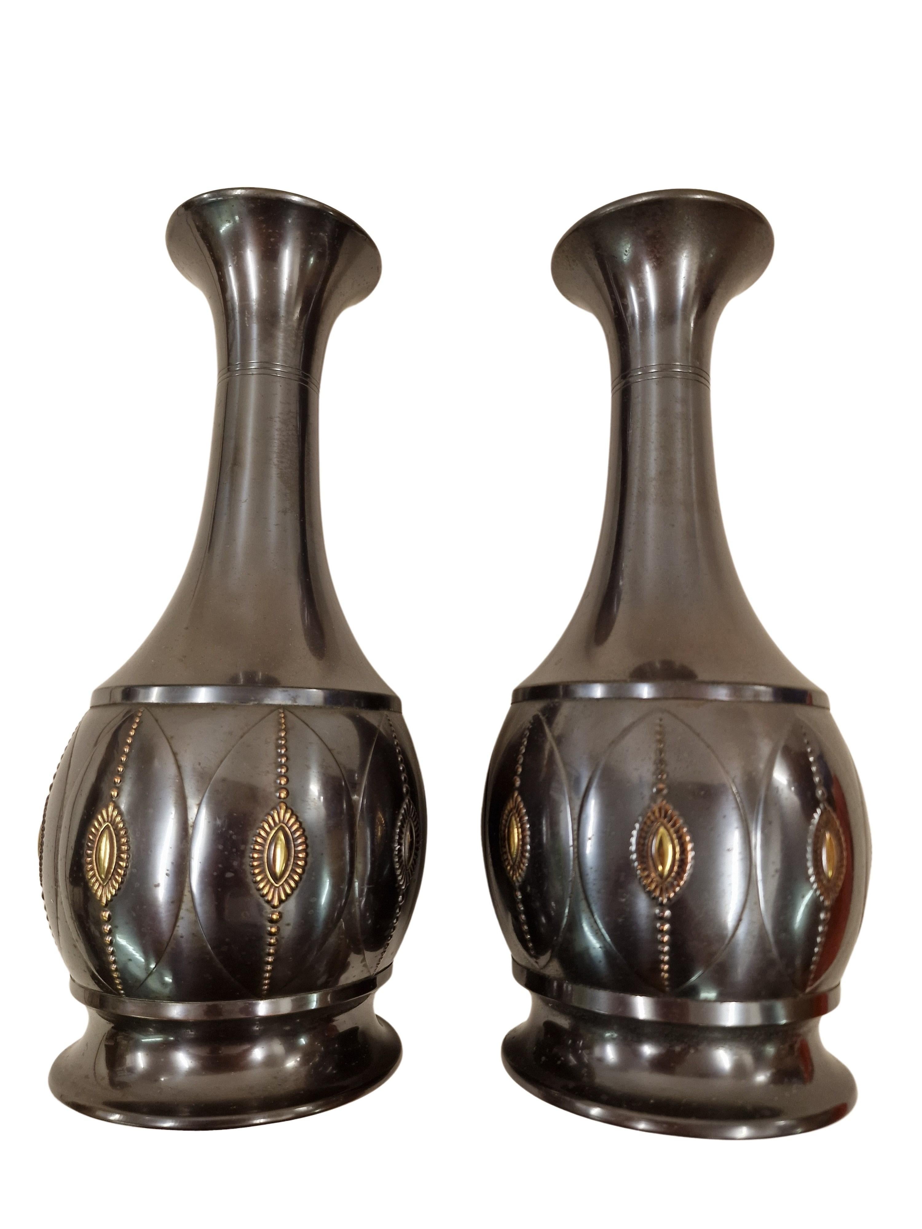 Patinated Pair of decorative flower Vases, brass, Art Deco, 1920s, Daalderop Royal Holland For Sale