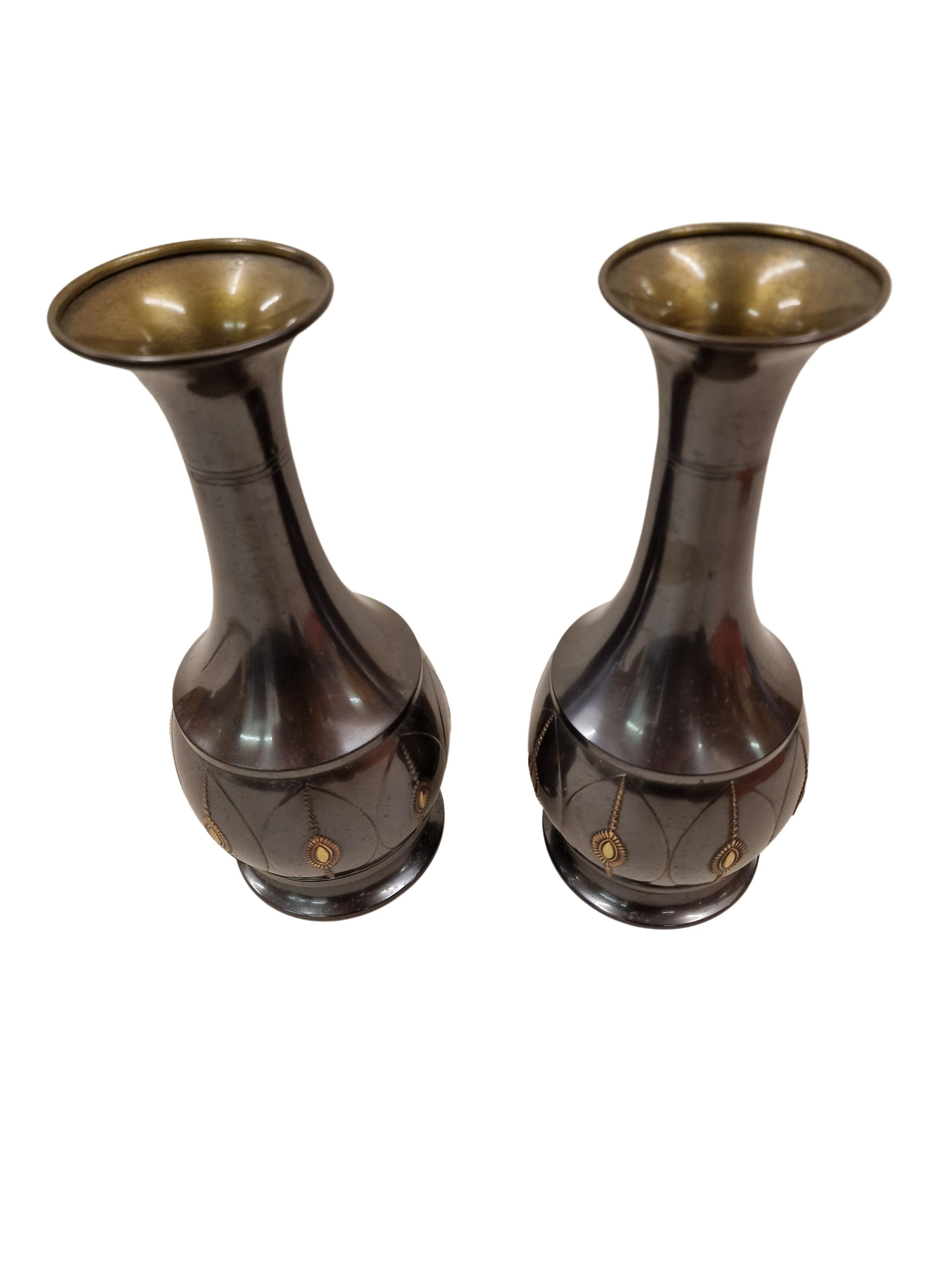 Early 20th Century Pair of decorative flower Vases, brass, Art Deco, 1920s, Daalderop Royal Holland For Sale