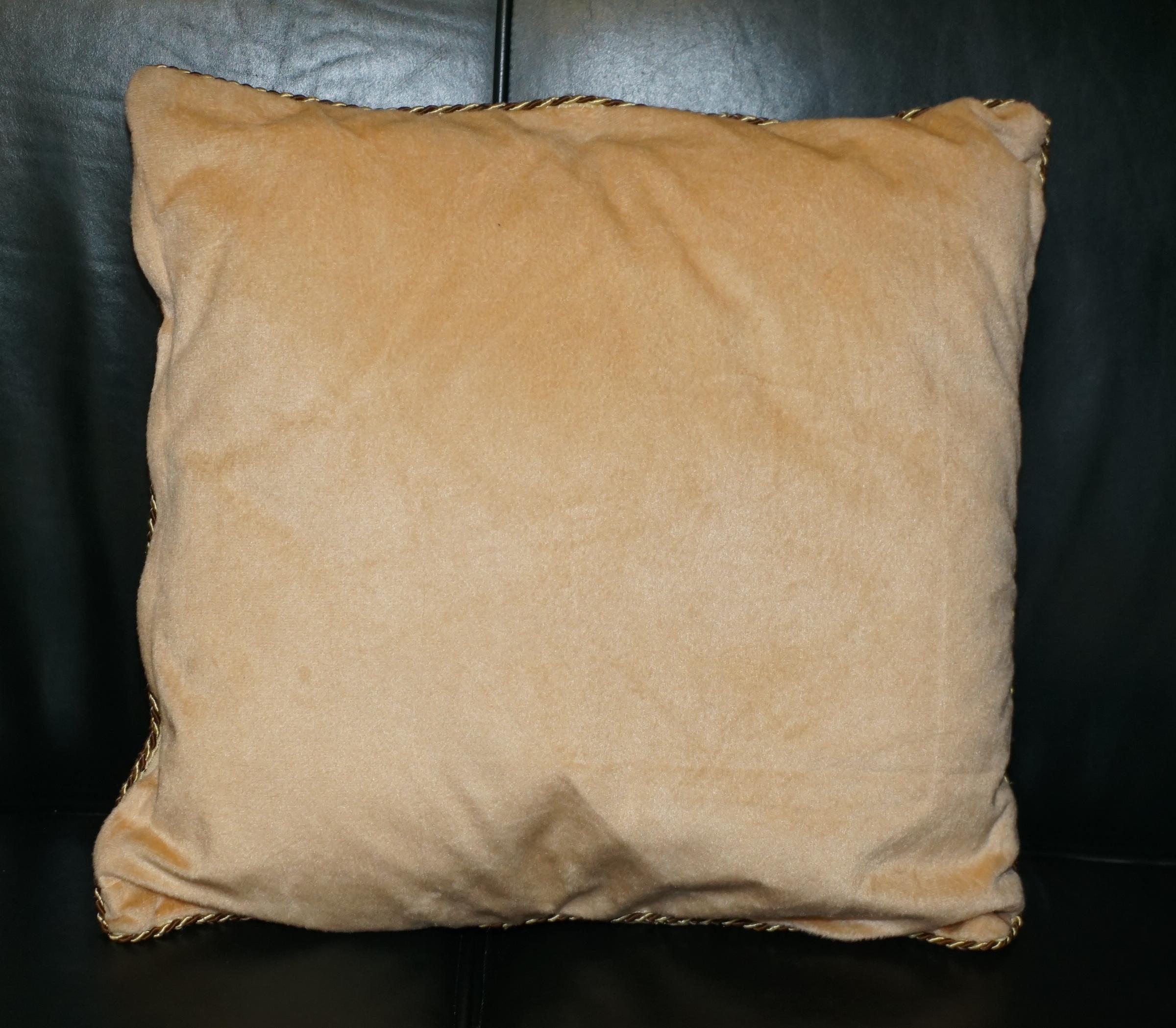 COPPIA DI CUSCINI DI DIVANO FLOREALI PIEGATI DECORATIVI CON CUSCINO EMBROIDERATO in vendita 2