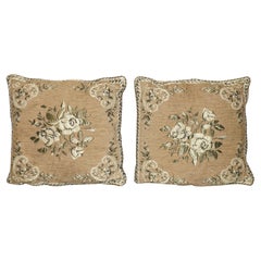 COPPIA DI CUSCINI DI DIVANO FLOREALI PIEGATI DECORATIVI CON CUSCINO EMBROIDERATO