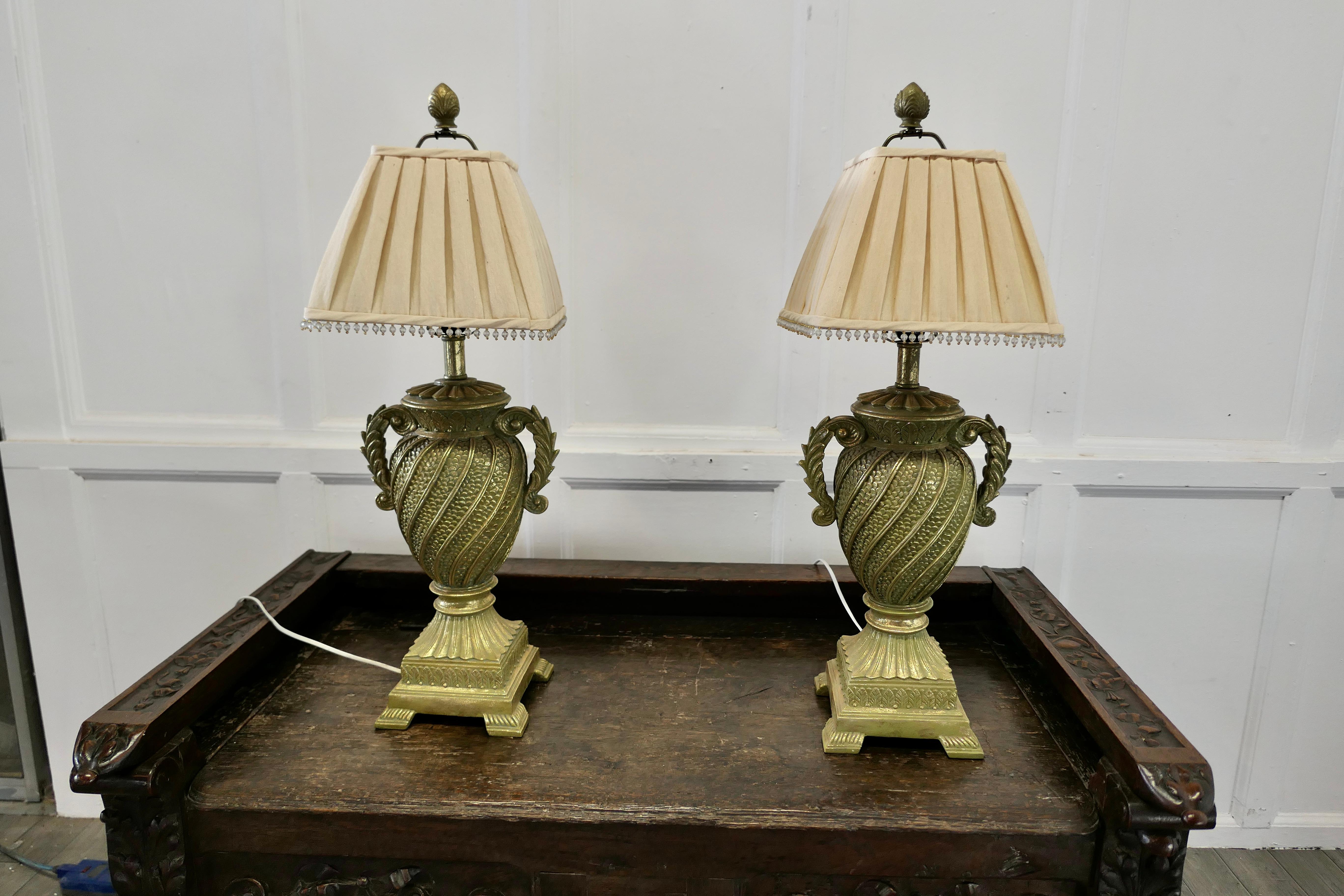 20th Century Pair of Decorative French Art Deco Table Lamps     For Sale