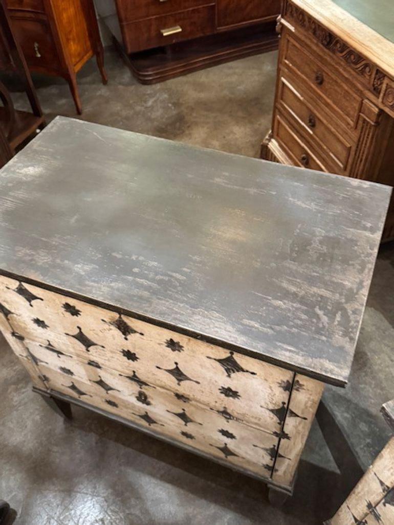 Contemporary Pair of Decorative German Neo-Classical Hand Painted Bedside Tables For Sale