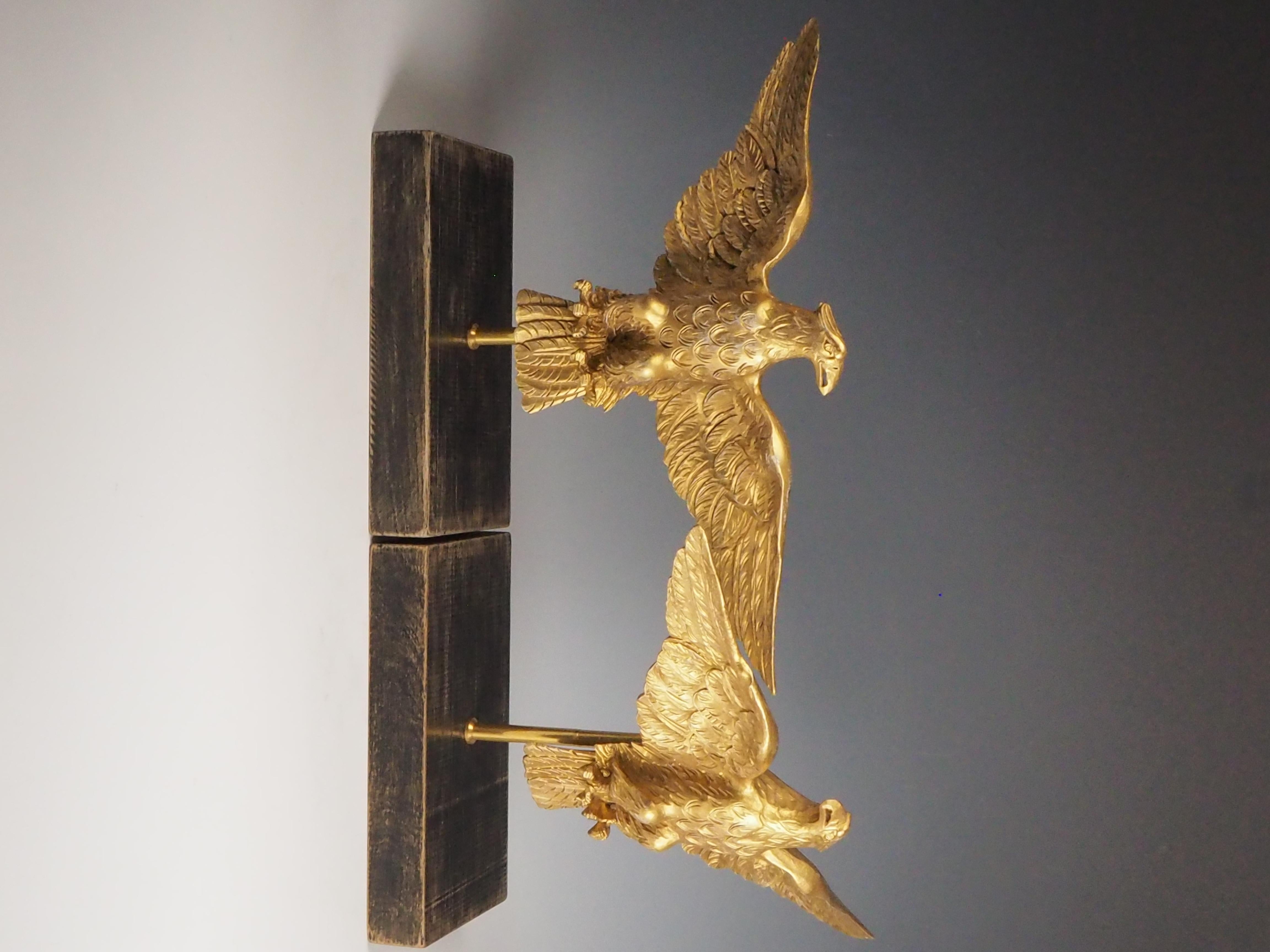 Pair of Decorative Gilt Eagle Stands – Home Interior Decor In Good Condition For Sale In Lincoln, GB