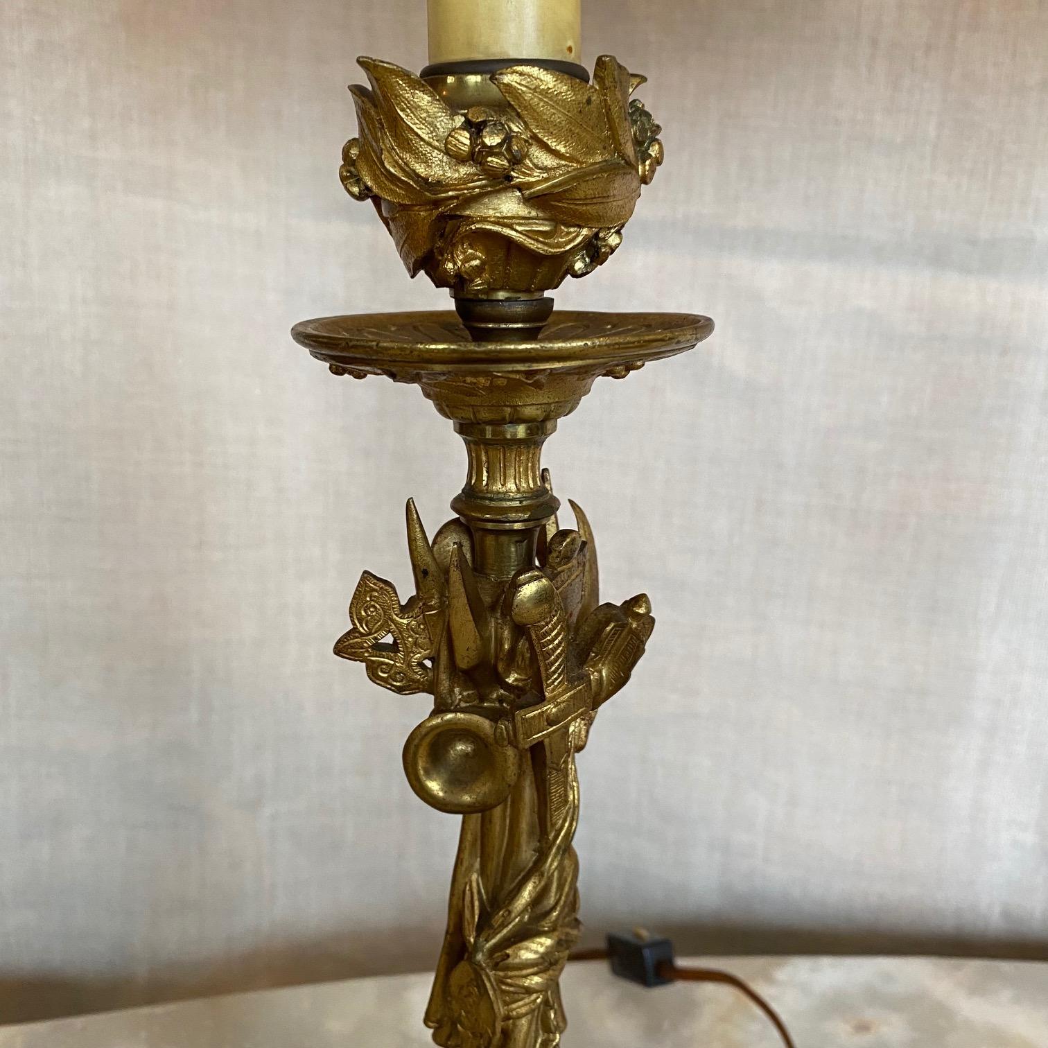 Pair of Decorative Gold Figural French Gilt Brass Table Lamps  For Sale 3
