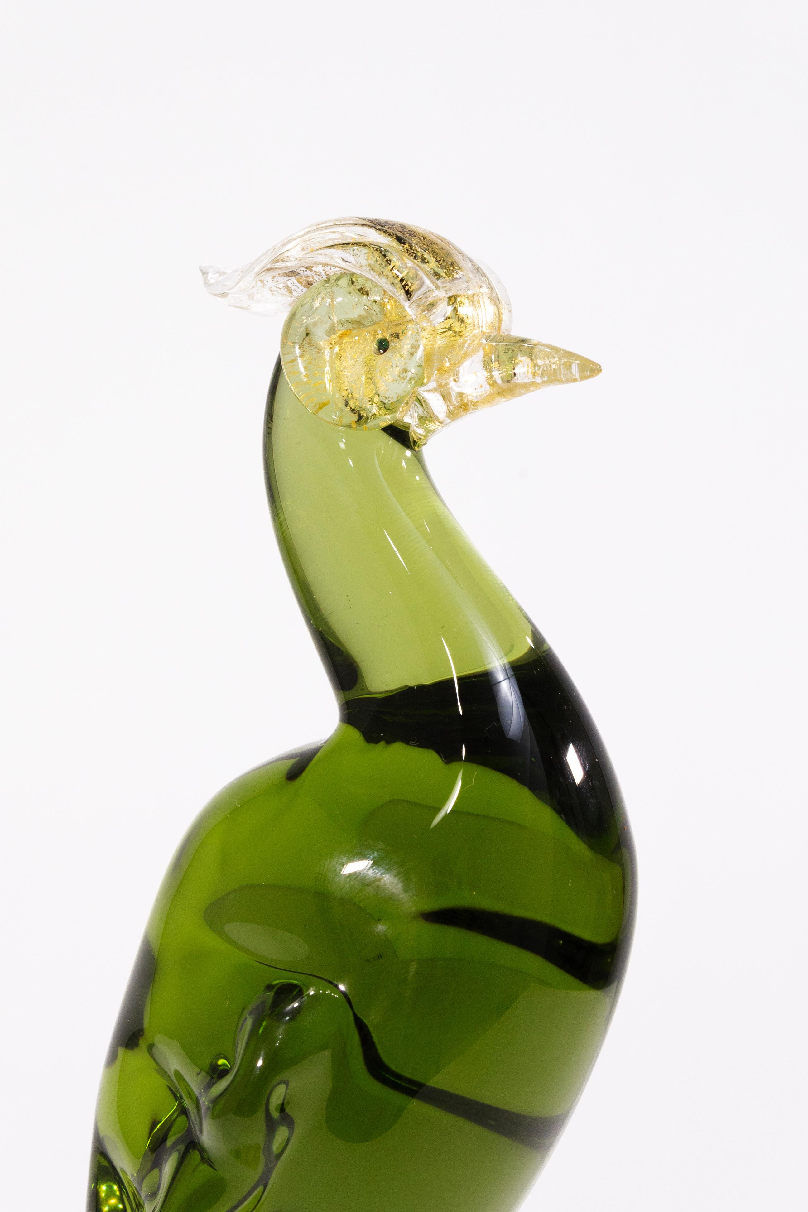 Verre Paire de sculptures décoratives en verre de Murano vert et or représentant des oiseaux de paradis en vente