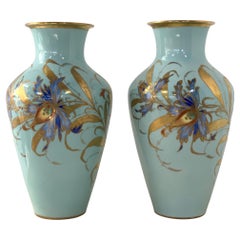 Coppia di vasi decorativi in ceramica dipinta a mano