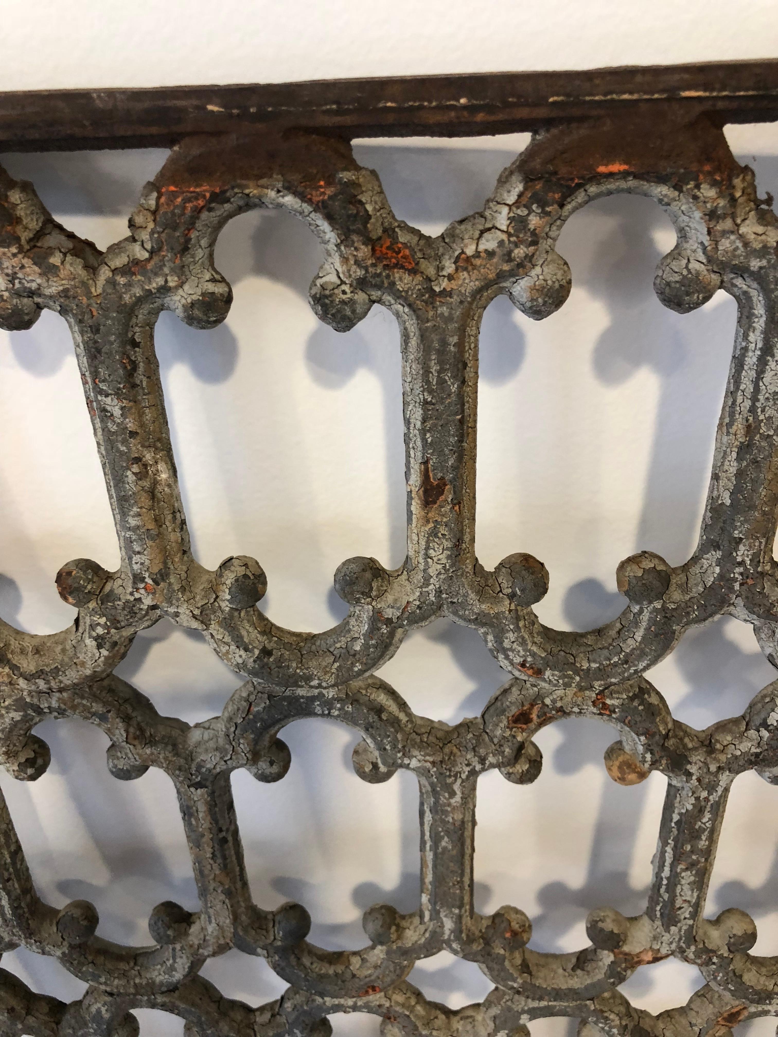 19th Century Pair of Decorative Iron Scrolls from Britain For Sale