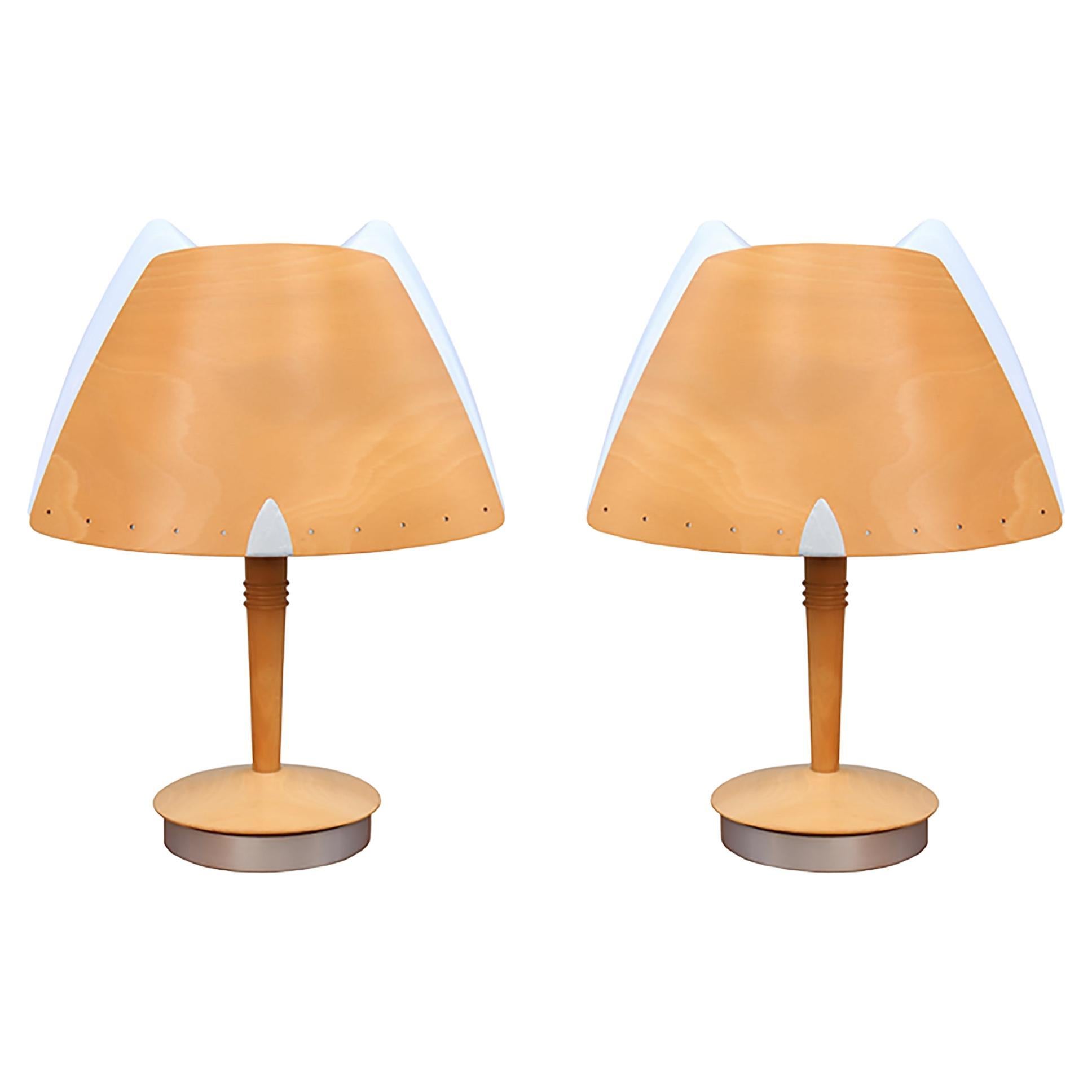 Paire de lampes de table décoratives modernistes