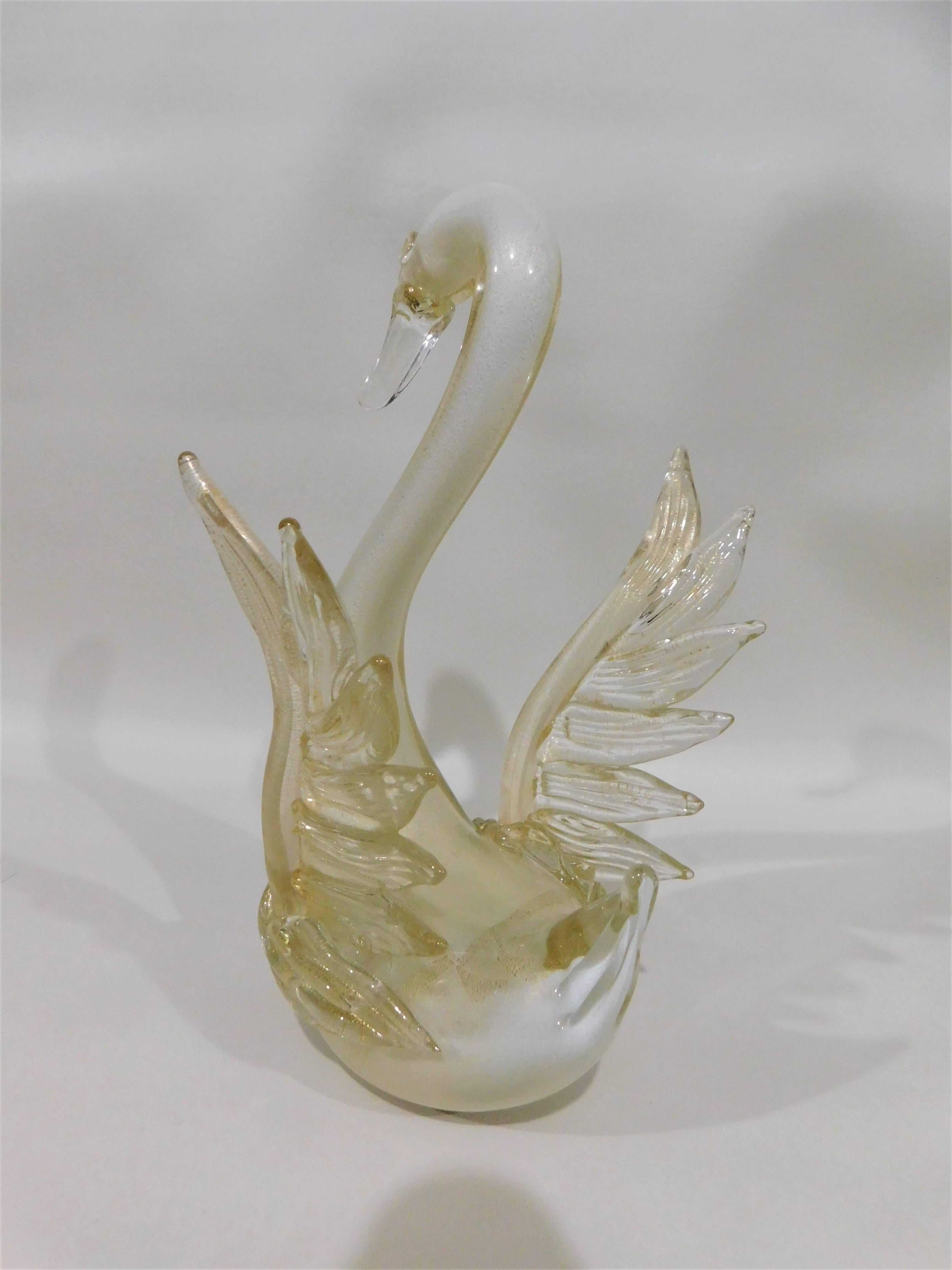 20th Century Pair of Decorative Murano Italian Art Glass Swans with Gold Flecks For Sale