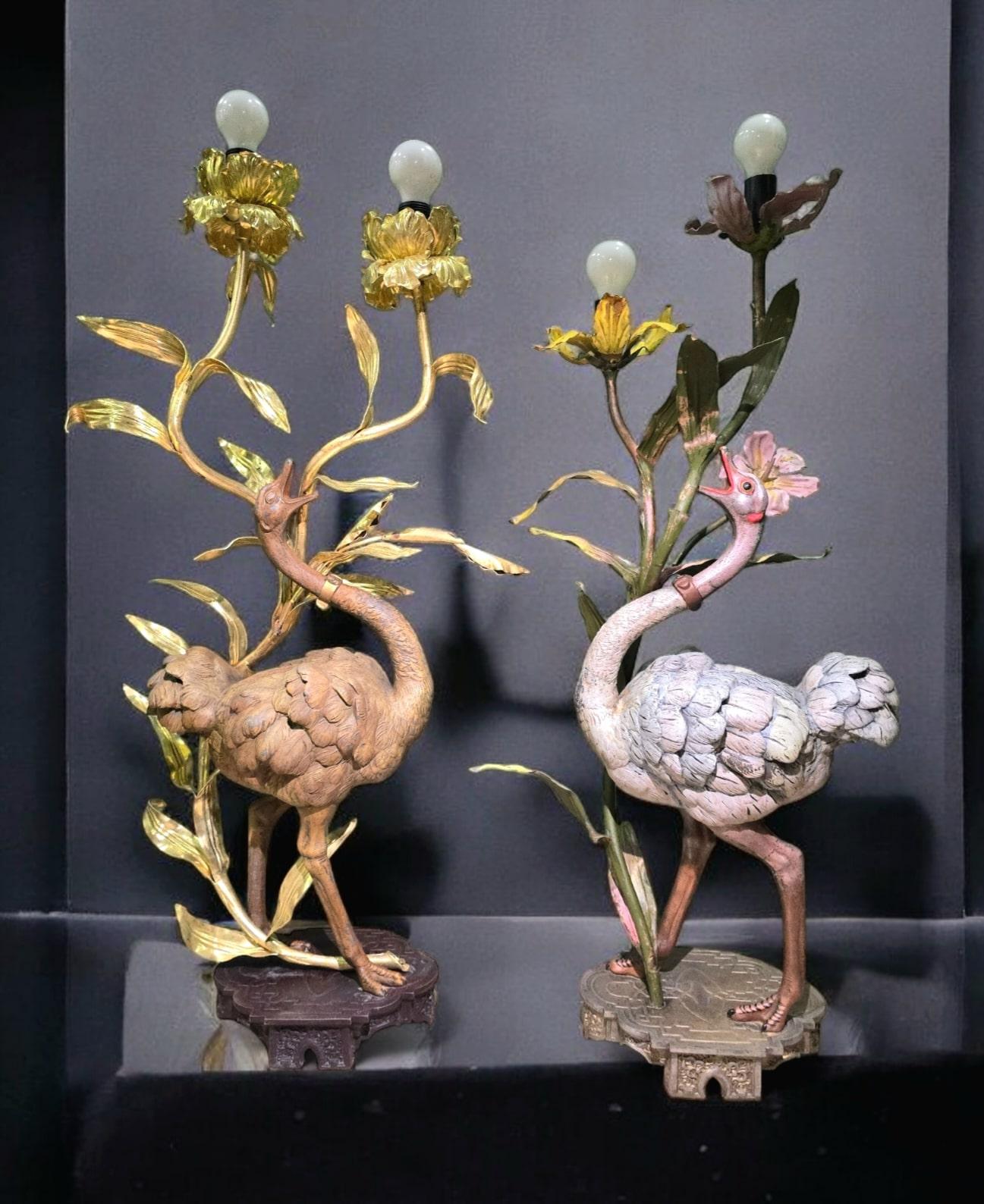 Coppia di lampade decorative a forma di struzzo - inizio 1900 in ottone dipinto a mano in vendita 11