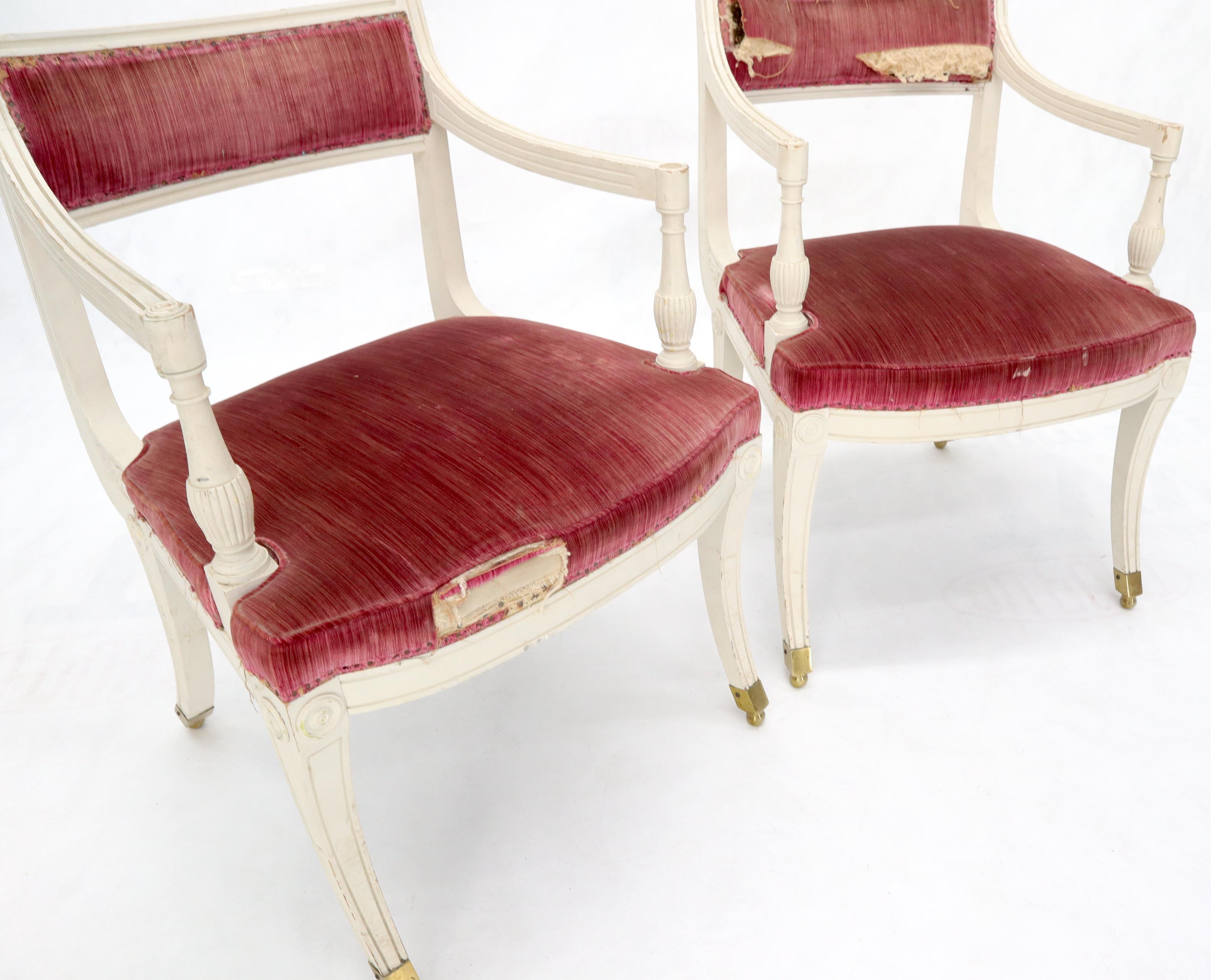 Dekorative Sessel im Regency-Stil auf Messingkugelfüßen, Paar (Regency Revival) im Angebot