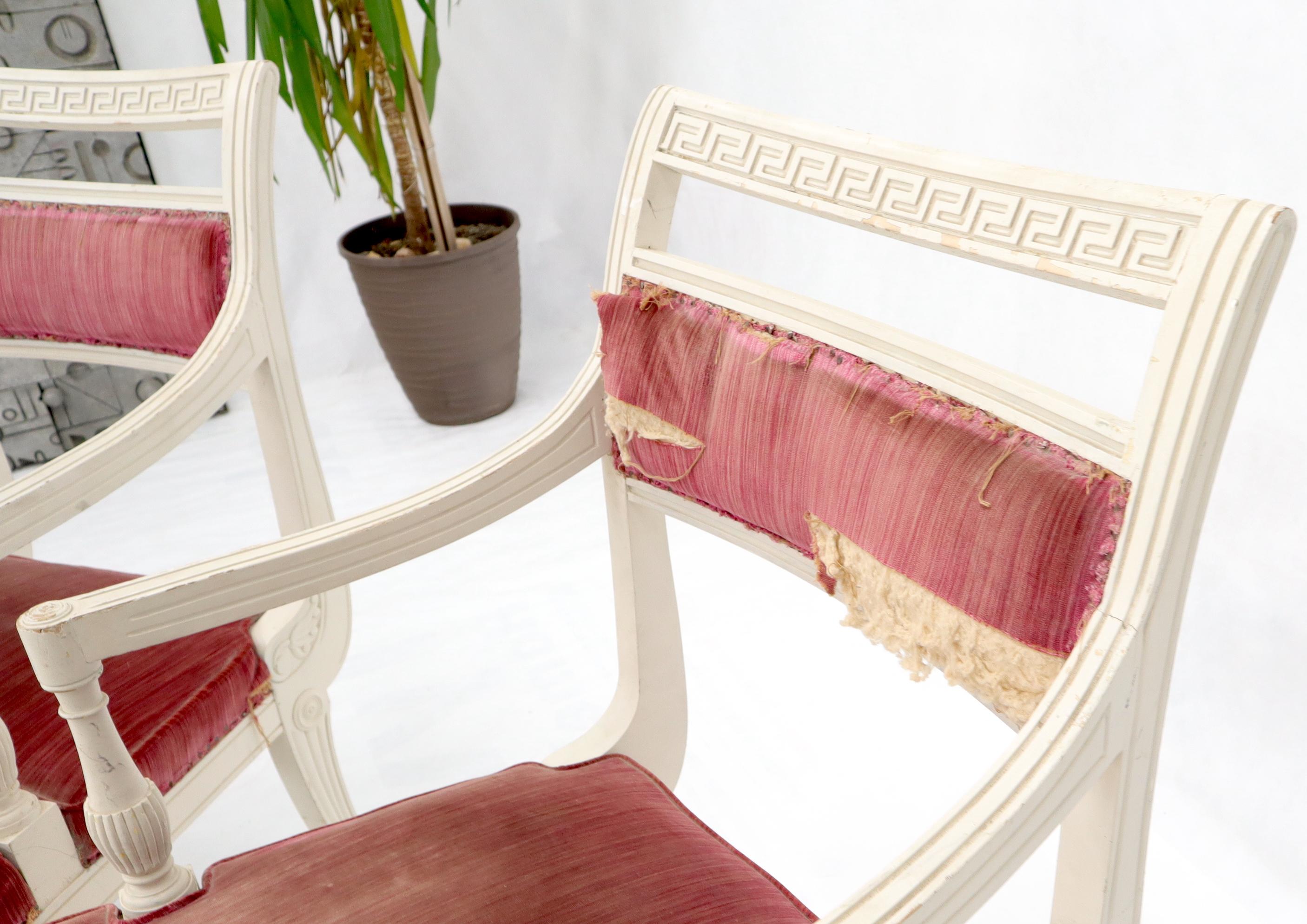 Dekorative Sessel im Regency-Stil auf Messingkugelfüßen, Paar im Angebot 1