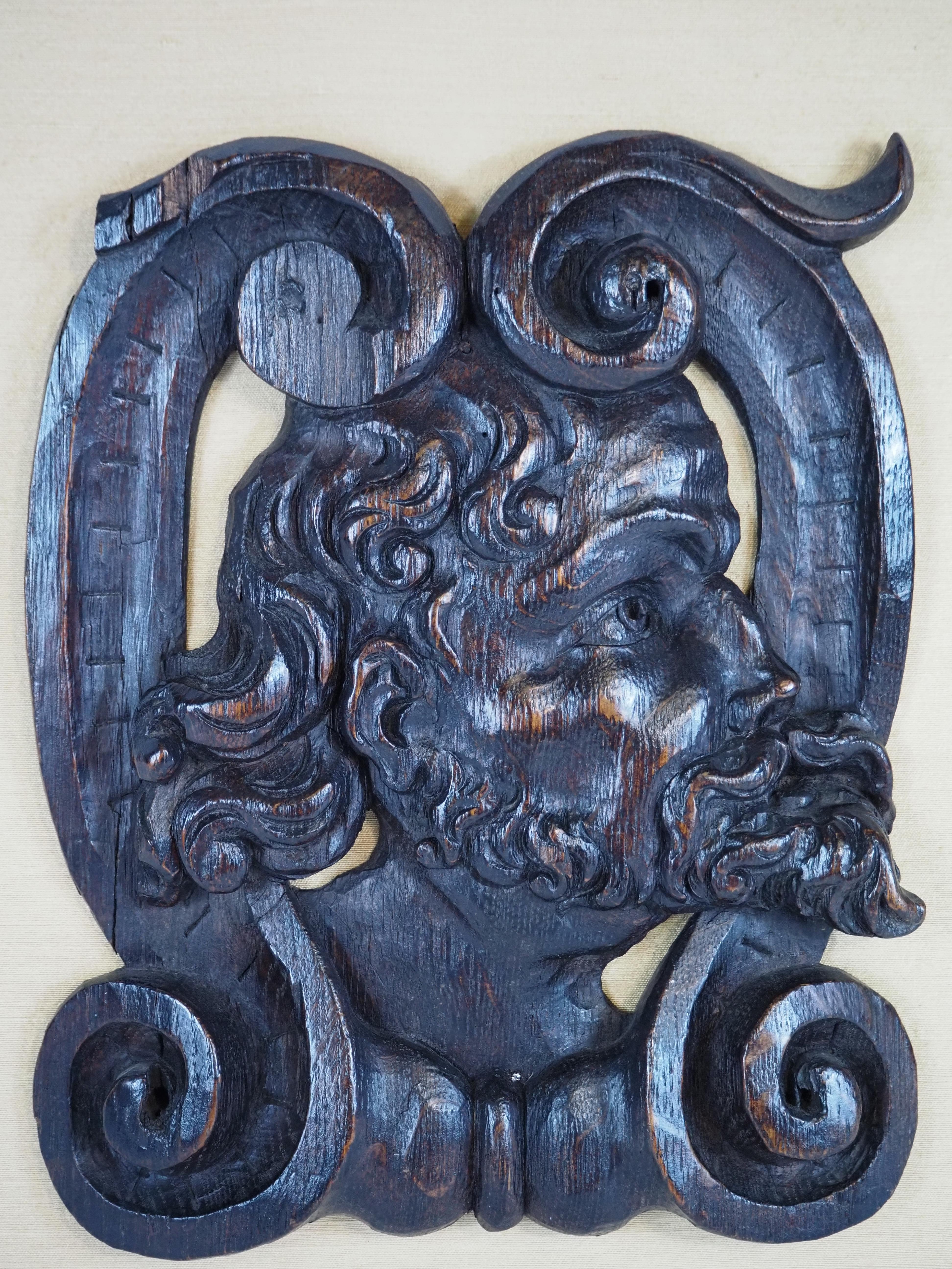 Pair of decorative Renaissance oak wooden reliefs, Europe, late 16th century For Sale 2