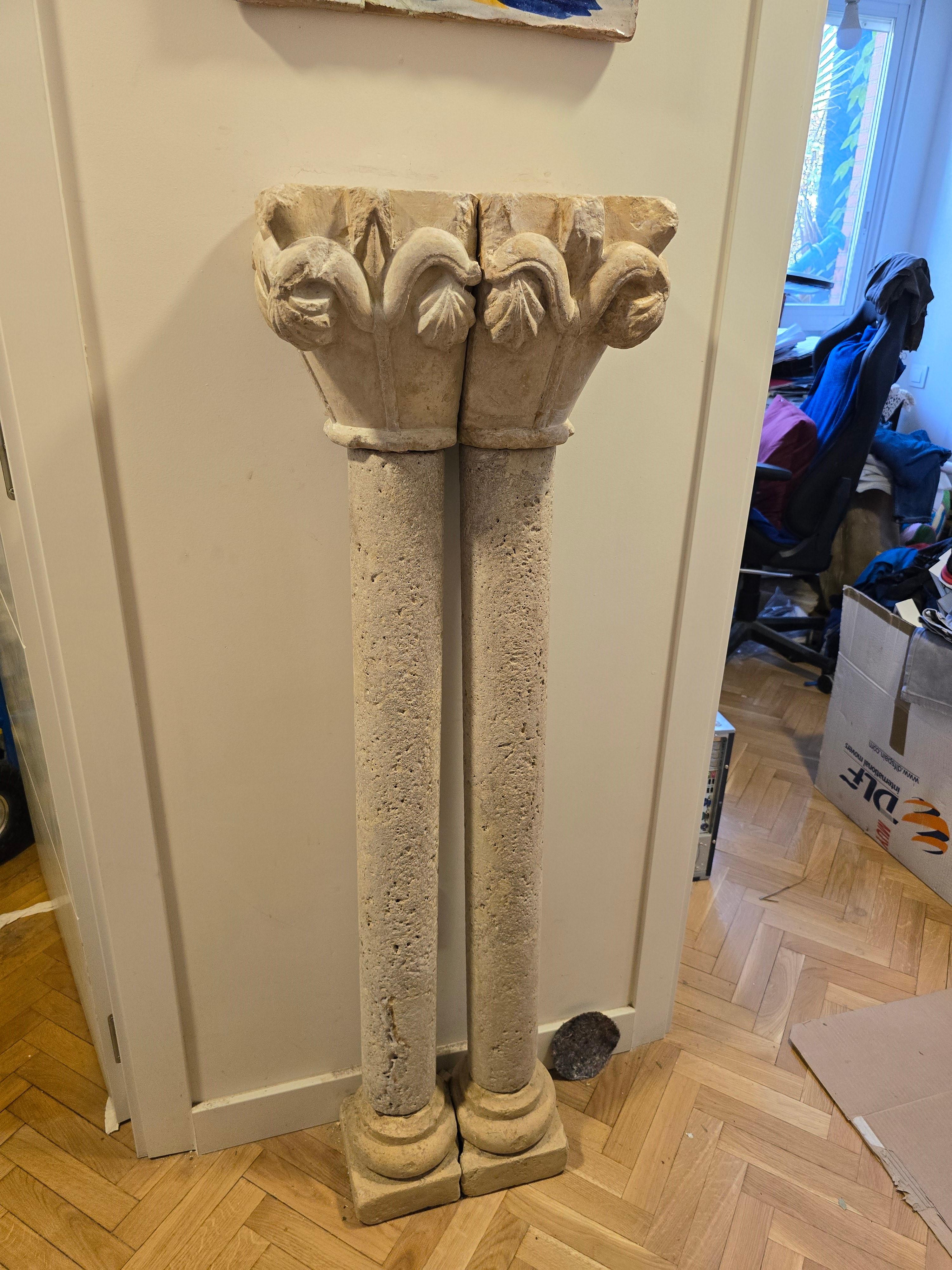 Pair of Decorative Romanesque Columns in Terracotta – Excellent Condition In Good Condition For Sale In Madrid, ES
