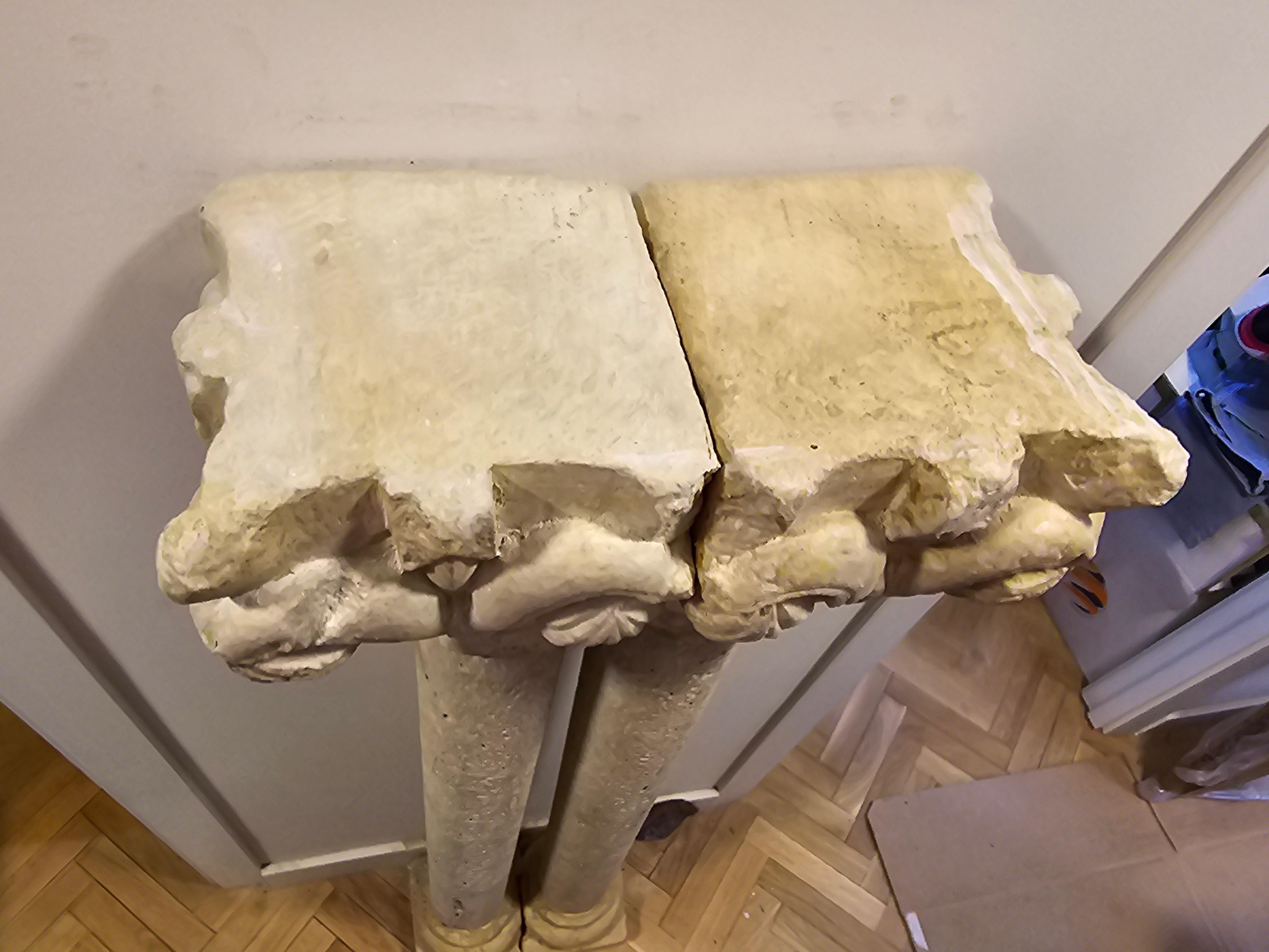 Pair of Decorative Romanesque Columns in Terracotta – Excellent Condition For Sale 3