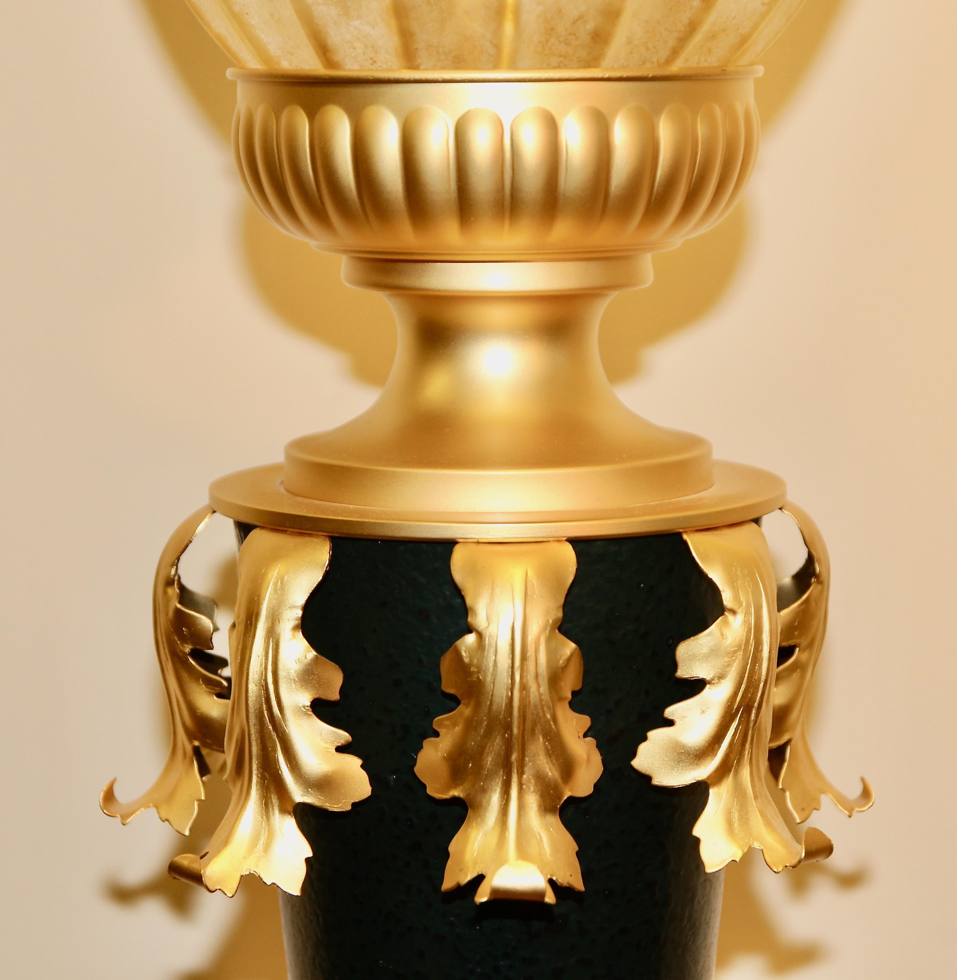 Paire de lampes décoratives:: de table:: de bureau:: 20ème siècle:: style antique État moyen à Berlin, DE
