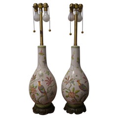 Paire de lampes de table décoratives de Marbro avec faisan et fleurs