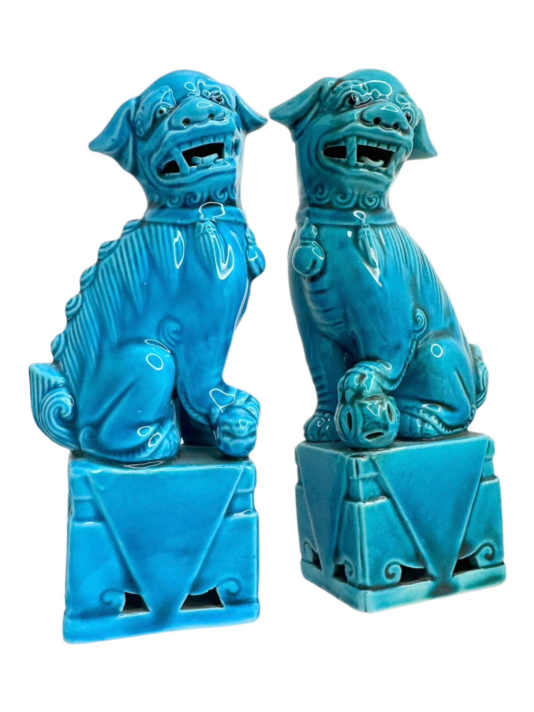Late 20th Century Pair of Decorative Turquoise Blue Foo Dogs Sculptures, Ceramic Statue For Sale