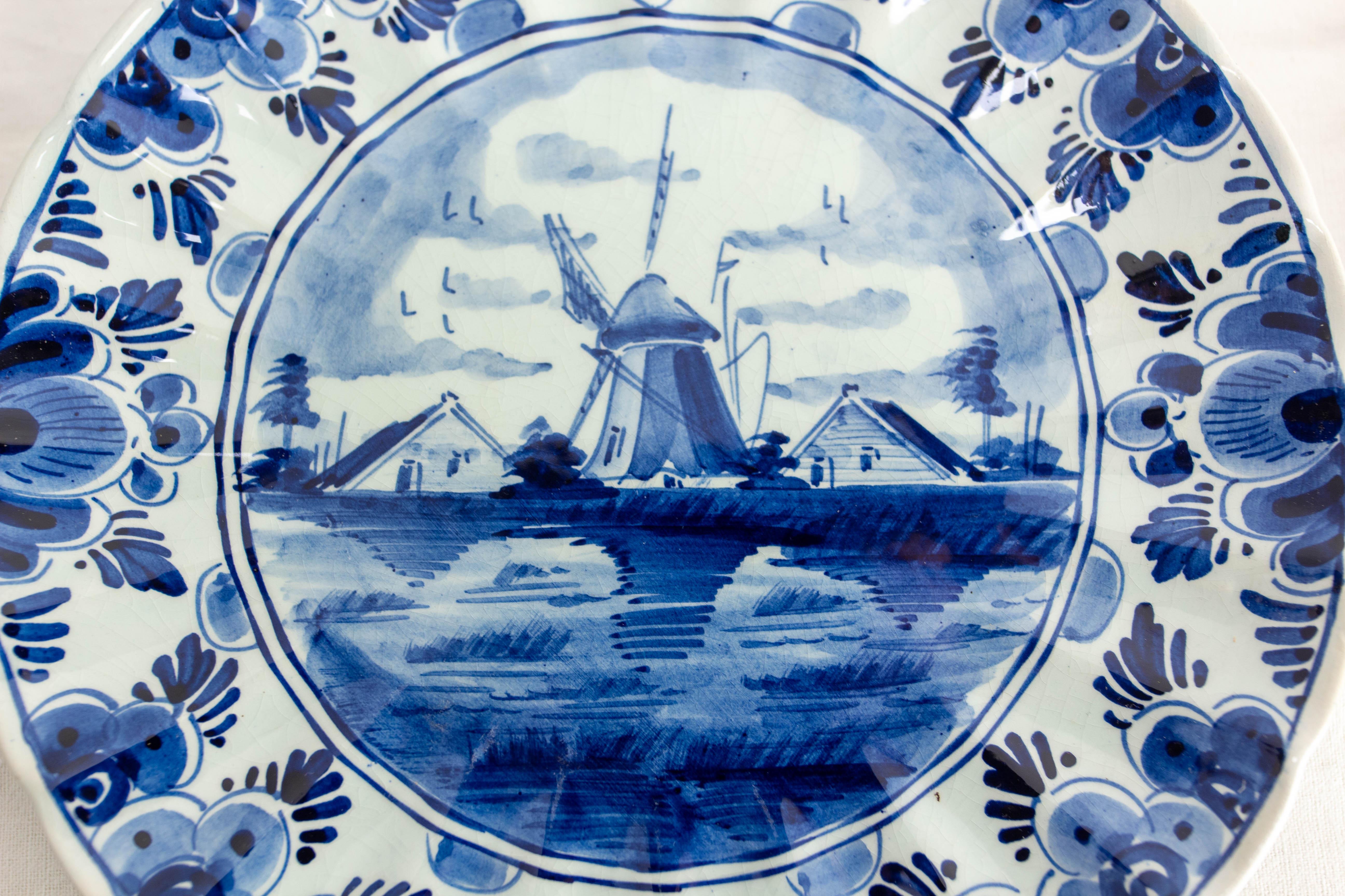 Pareja de Placas Decorativas de Pared con Molinos de Viento, Países Bajos circa 1960 Francés en venta