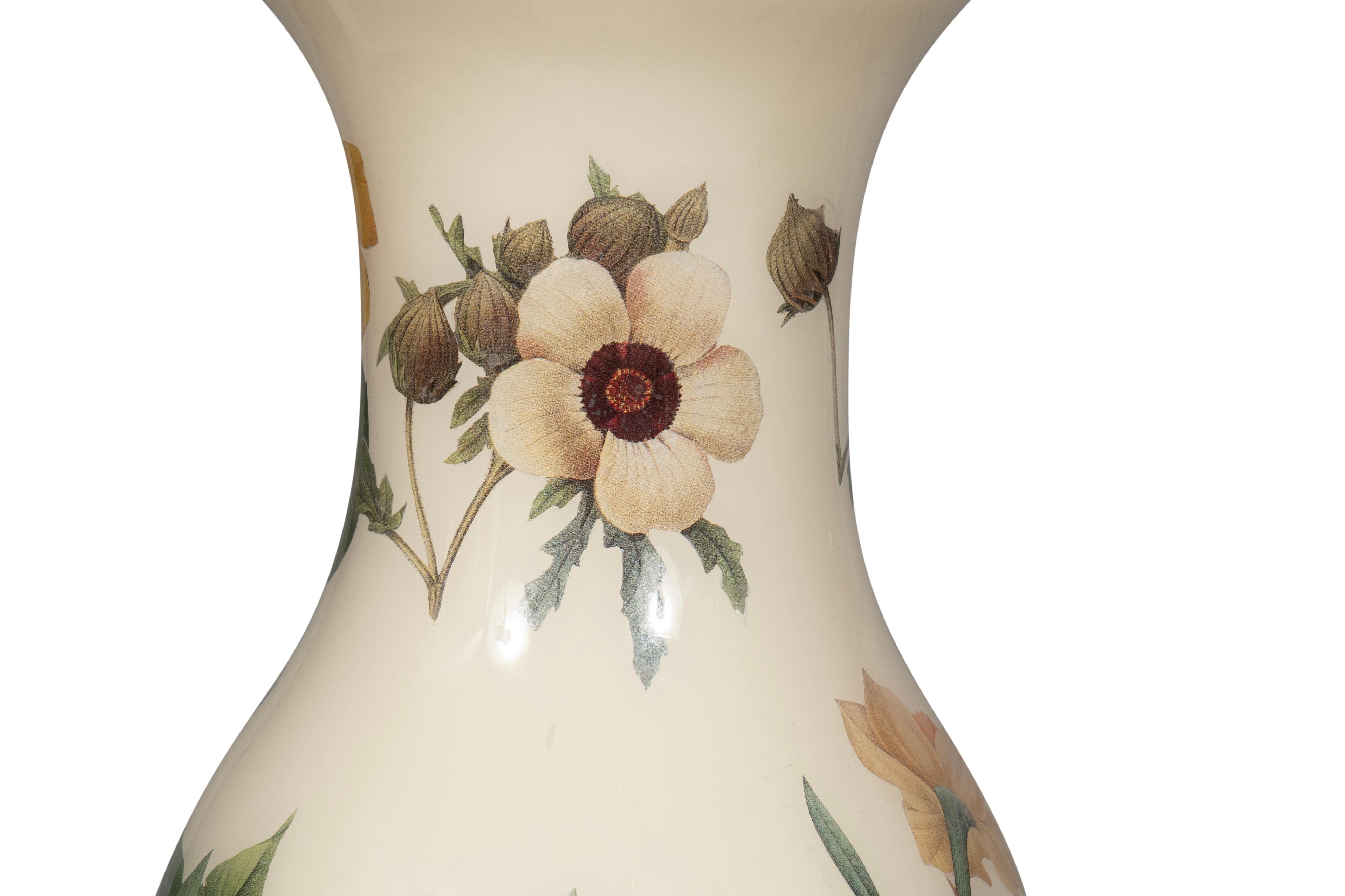 Paire de lampes de table à découpage en vente 6