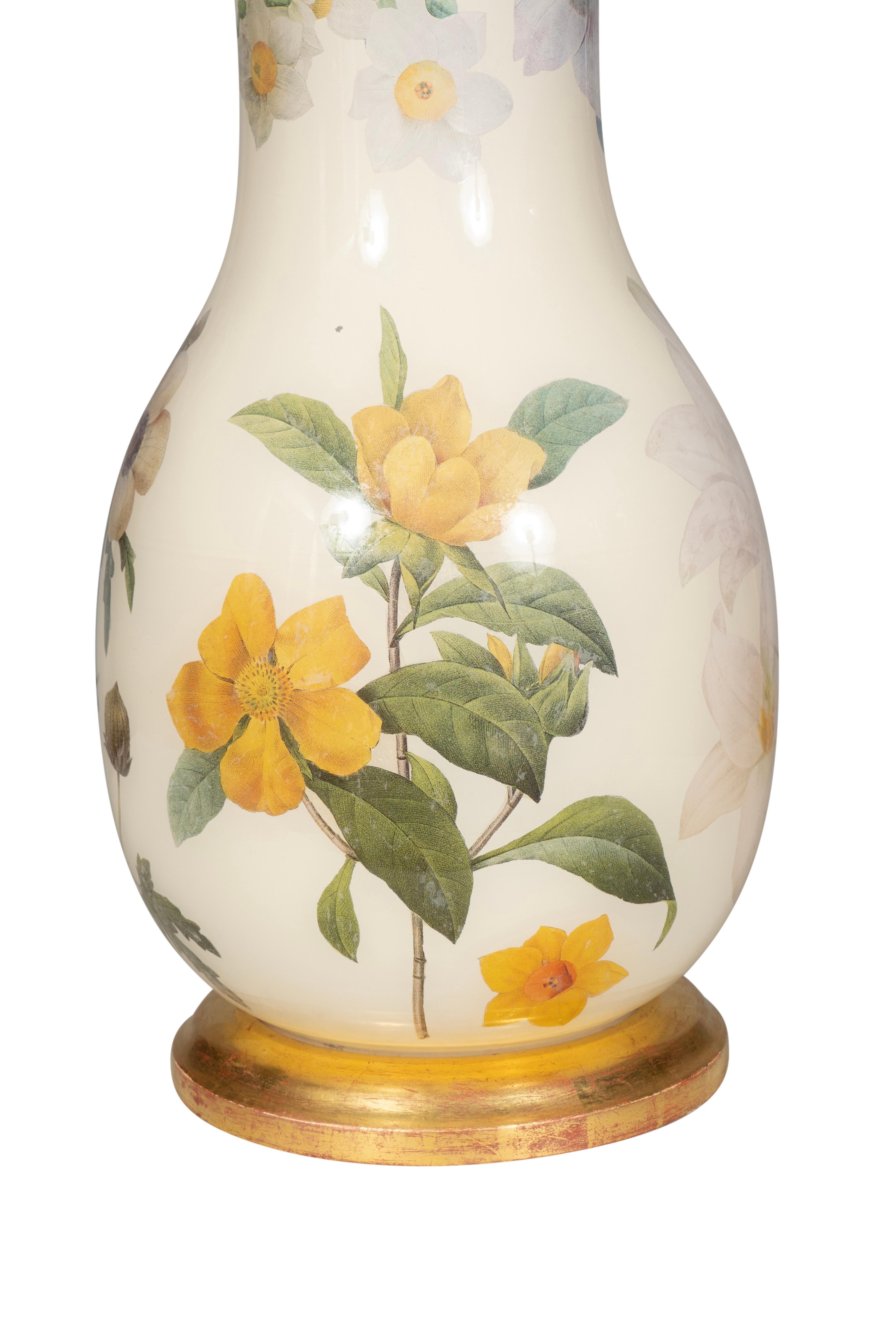 Verre Paire de lampes de table à découpage en vente