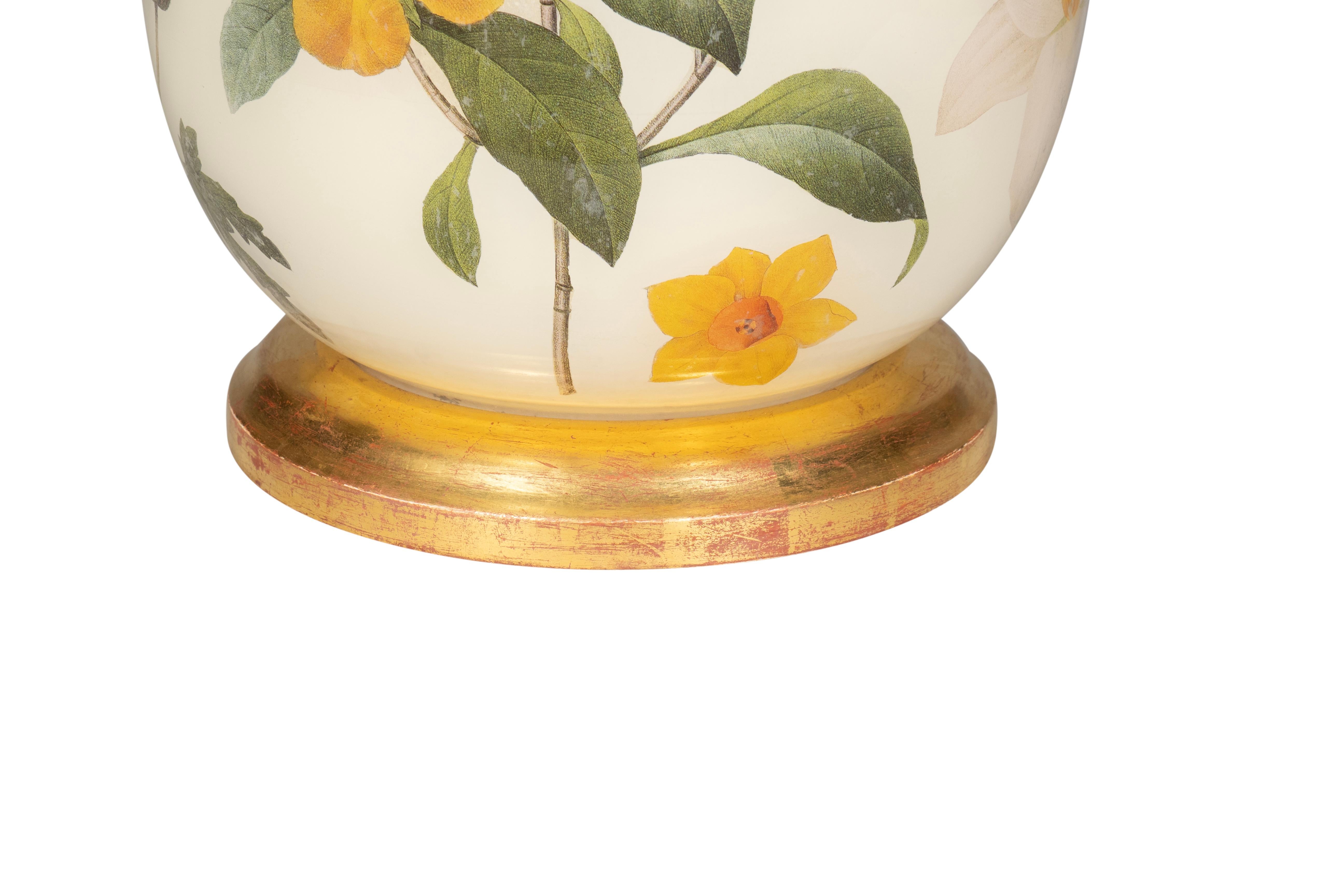 Paire de lampes de table à découpage en vente 1
