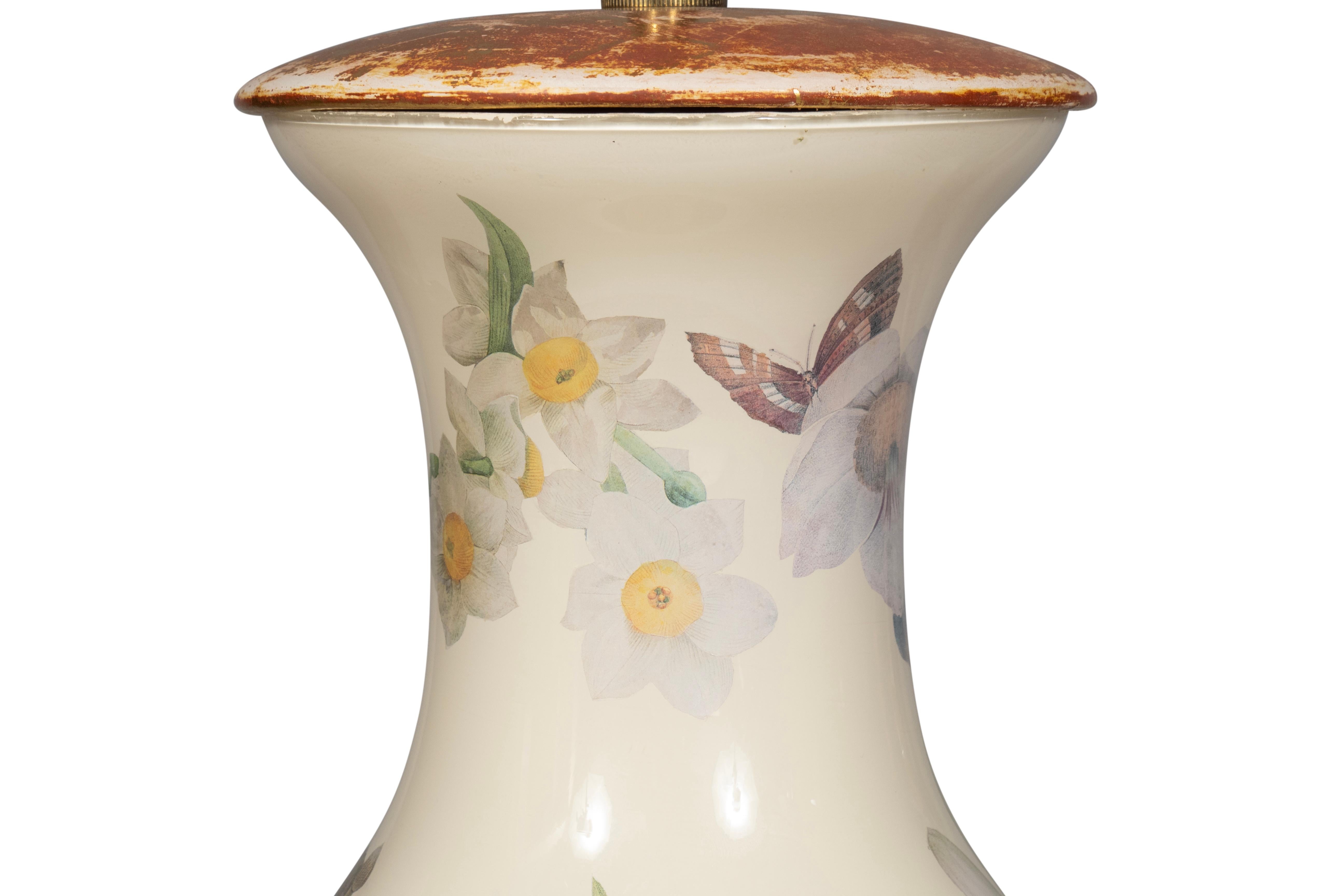 Paire de lampes de table à découpage en vente 2