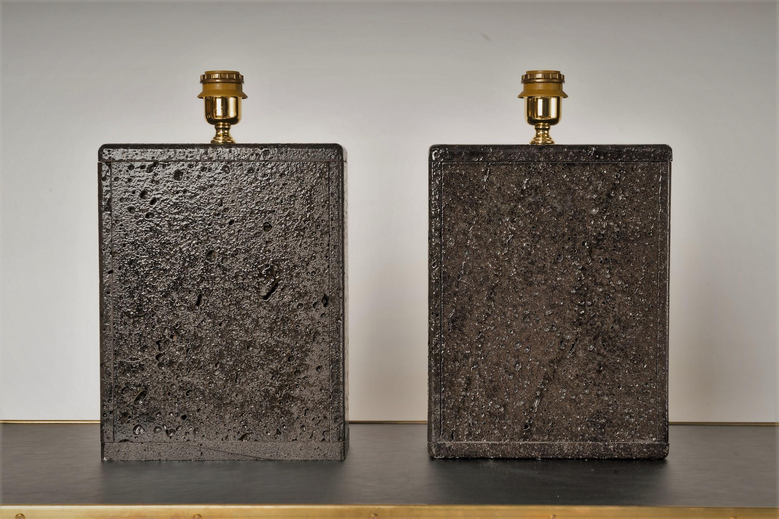 French Pair of Deep Black Glazed Lava Stone Table Lamps, France, 1970's For Sale