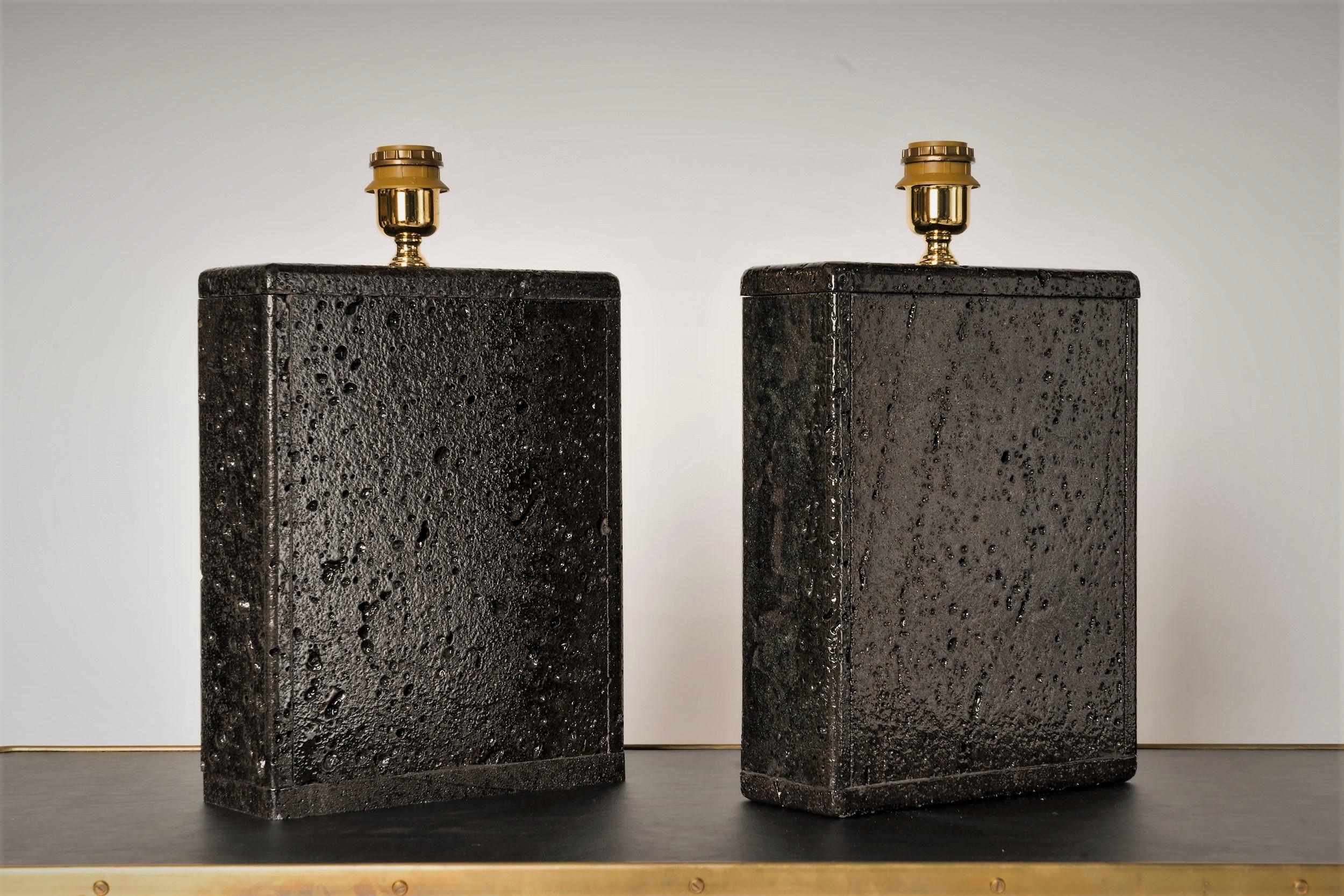 Late 20th Century Pair of Deep Black Glazed Lava Stone Table Lamps, France, 1970's For Sale