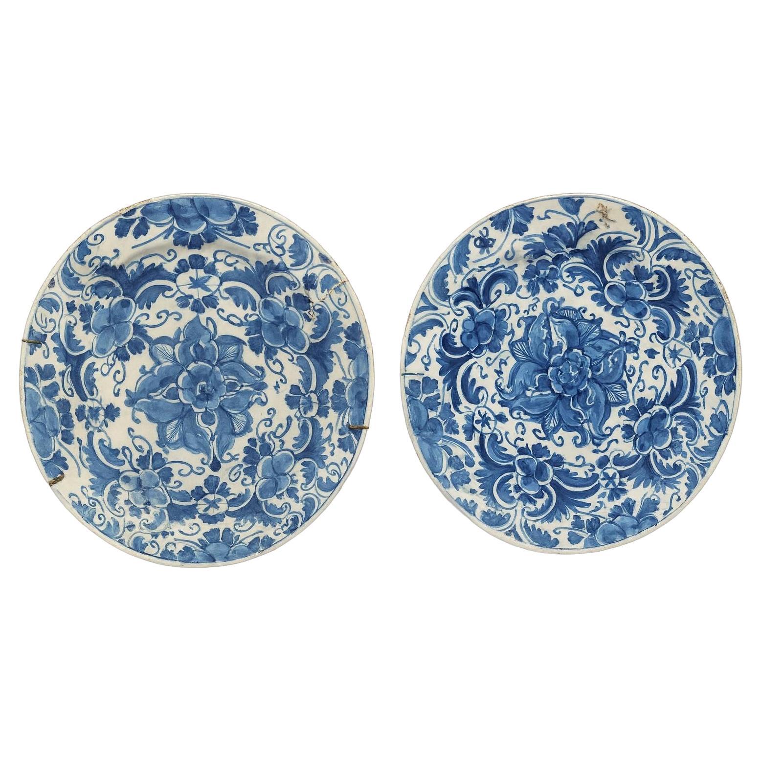 Paire d
A.I.C. du XVIIIe siècle. Plaques de Delft