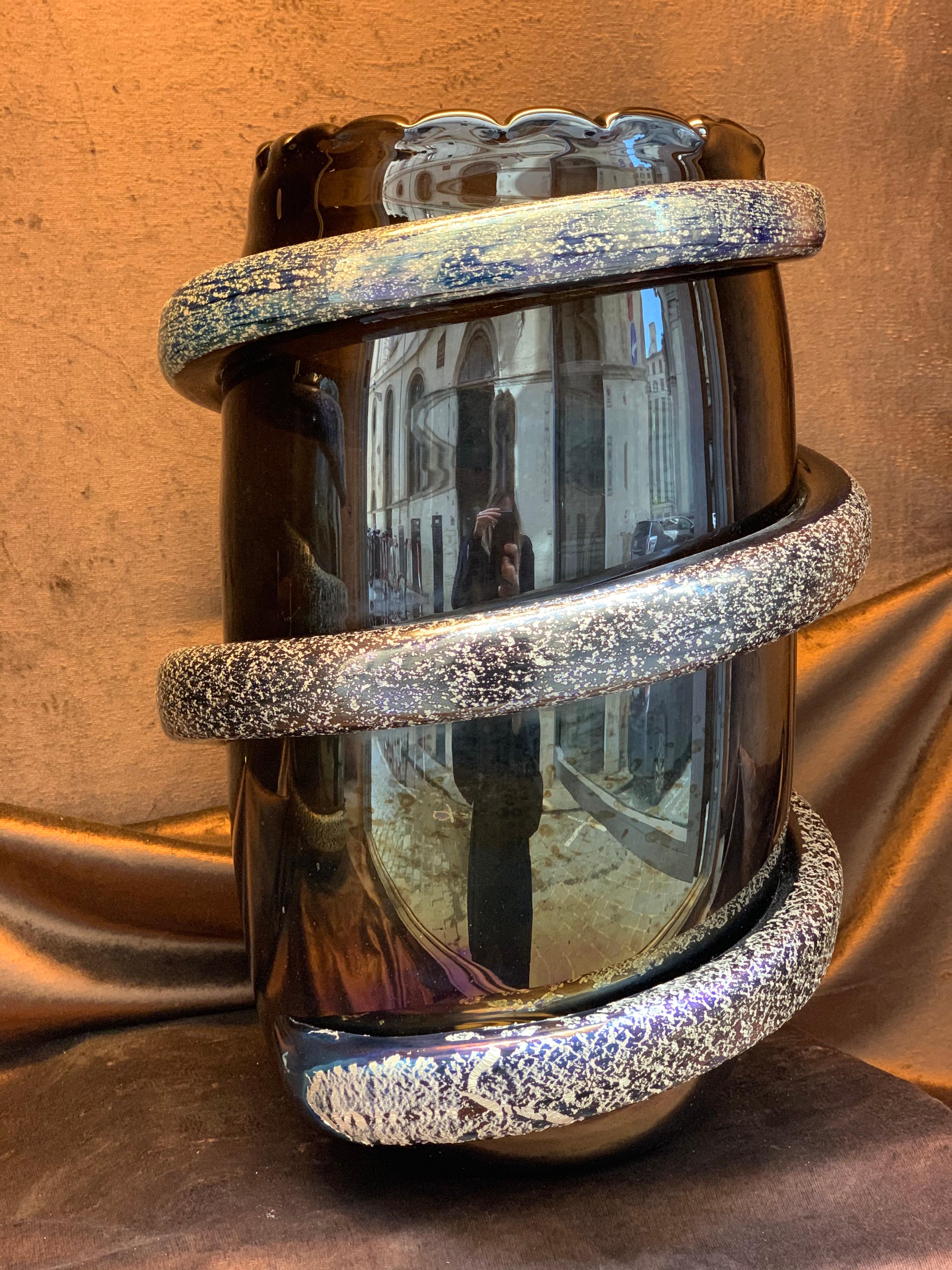 Vetro di Murano Coppia di vasi profondi in vetro di Murano soffiato a mano e iridescente firmati da Costantini anni '80 in vendita