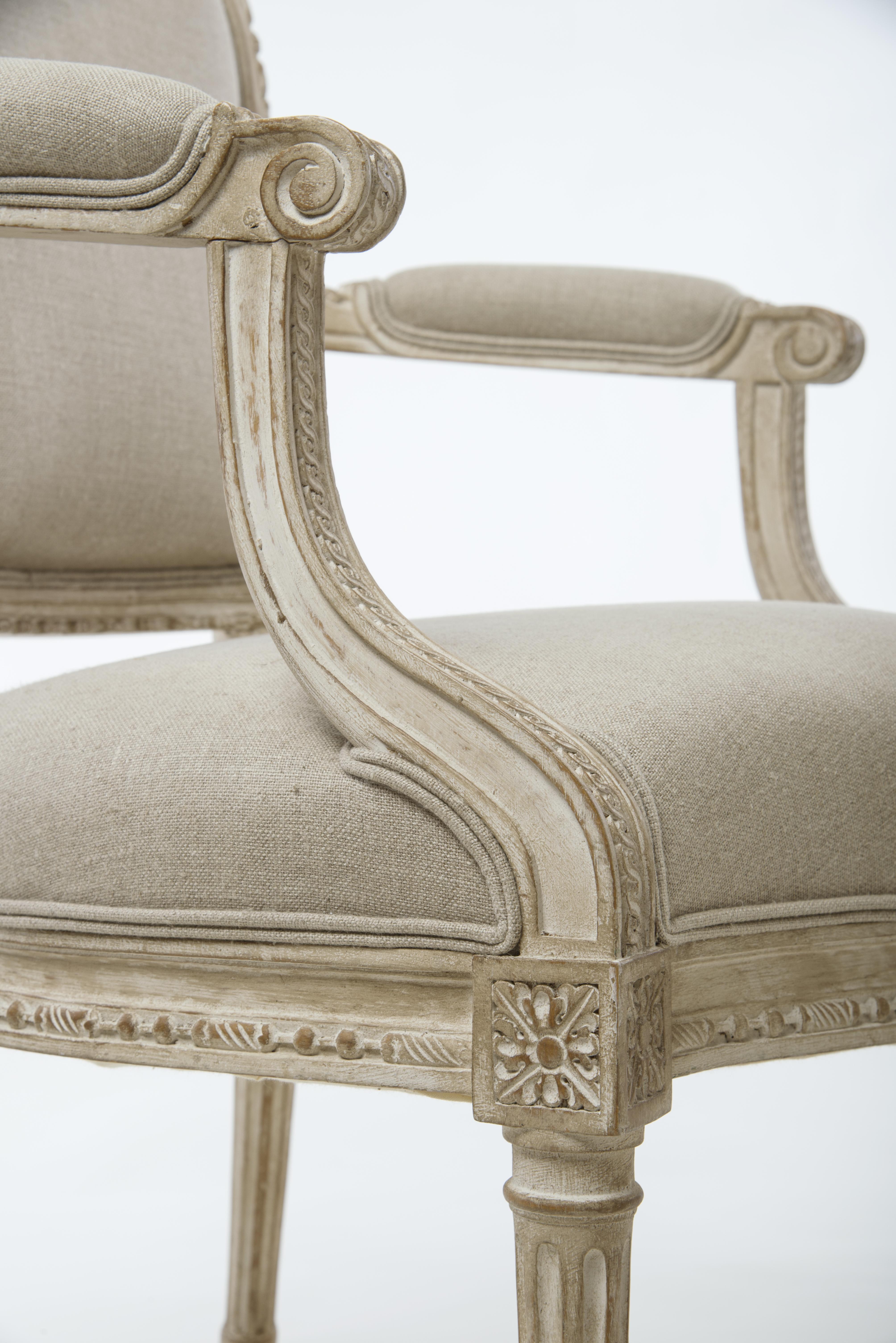 Carved Pair of Delaisement Cabriolet Armchairs in the Style of Louis XVI For Sale