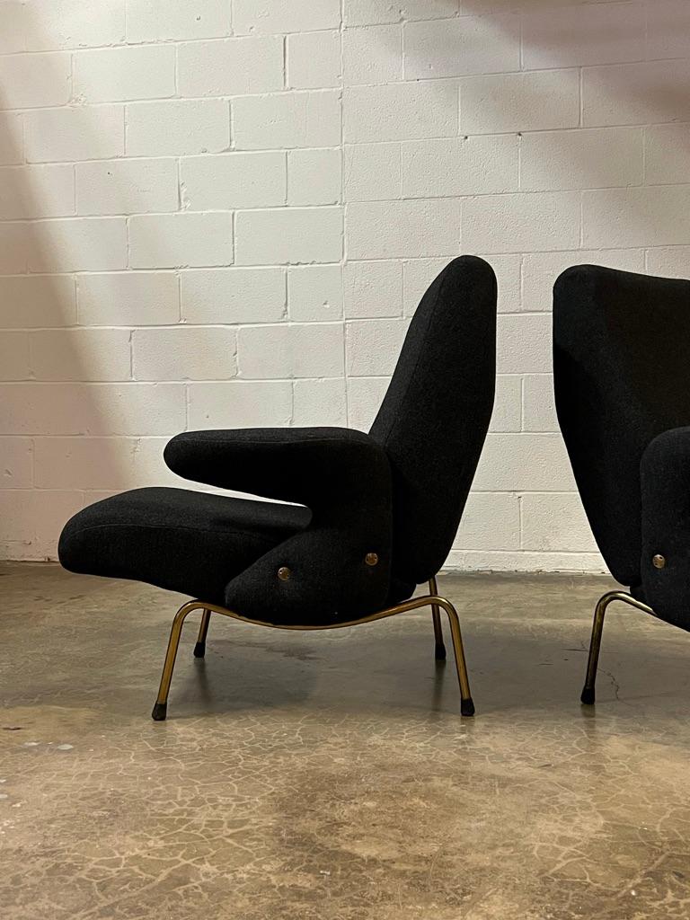 Pair of Delfino Lounge Chairs by Erberto Carboni for Arflex For Sale 1