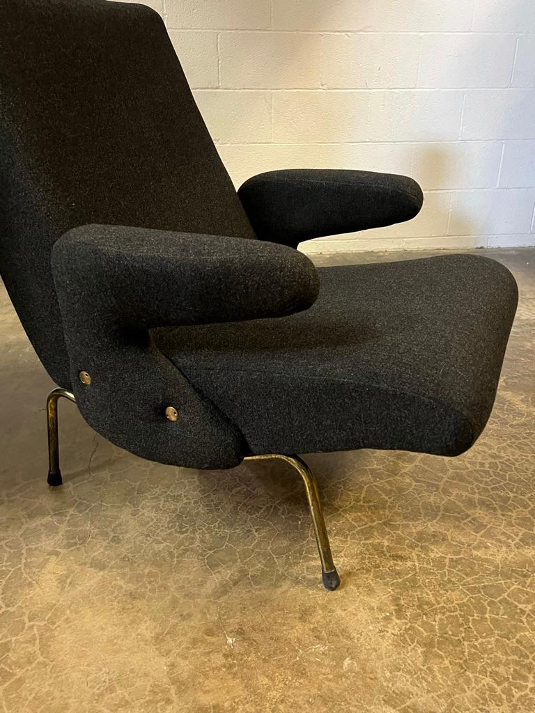 Pair of Delfino Lounge Chairs by Erberto Carboni for Arflex For Sale 3