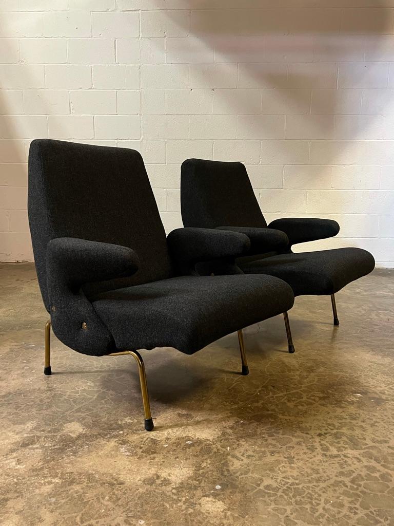 Pair of Delfino Lounge Chairs by Erberto Carboni for Arflex For Sale 4