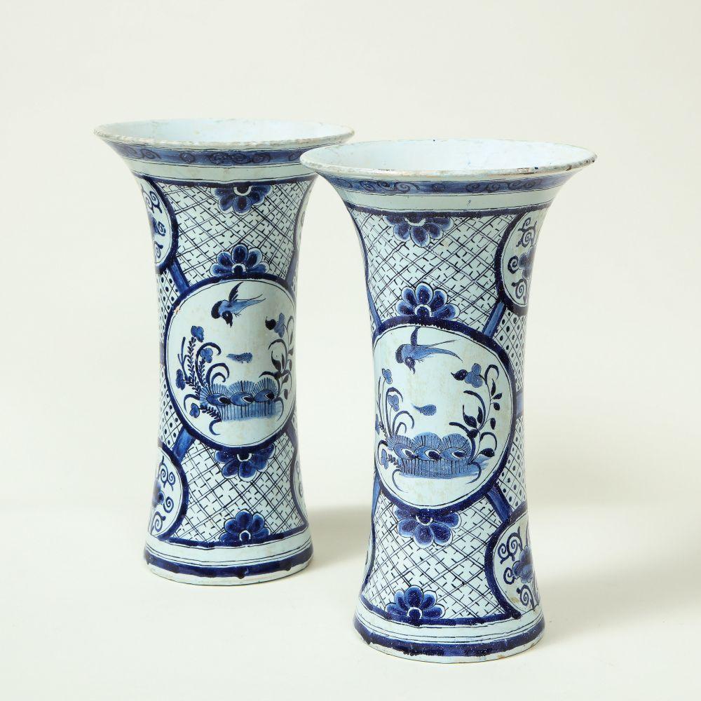 Pair of Delft Beaker Vases by the De Paauw Factory For Sale 4